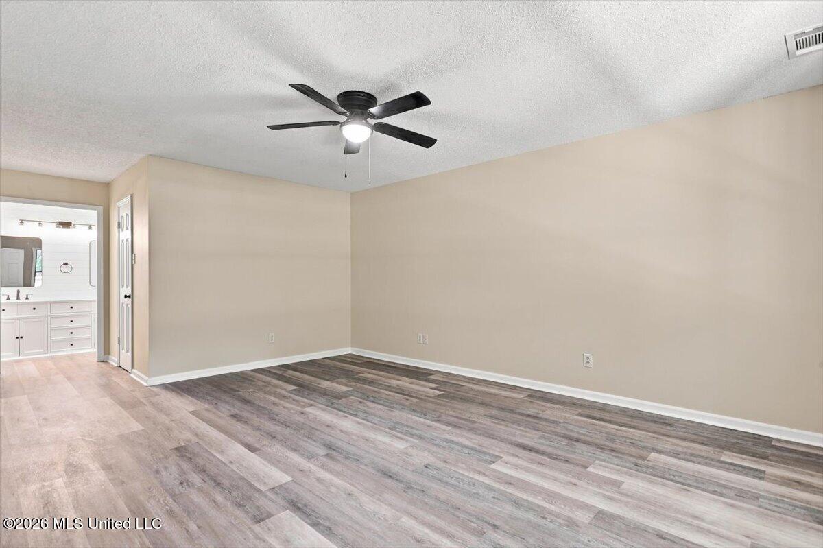 9105 Center Hill Road Property Photo 18