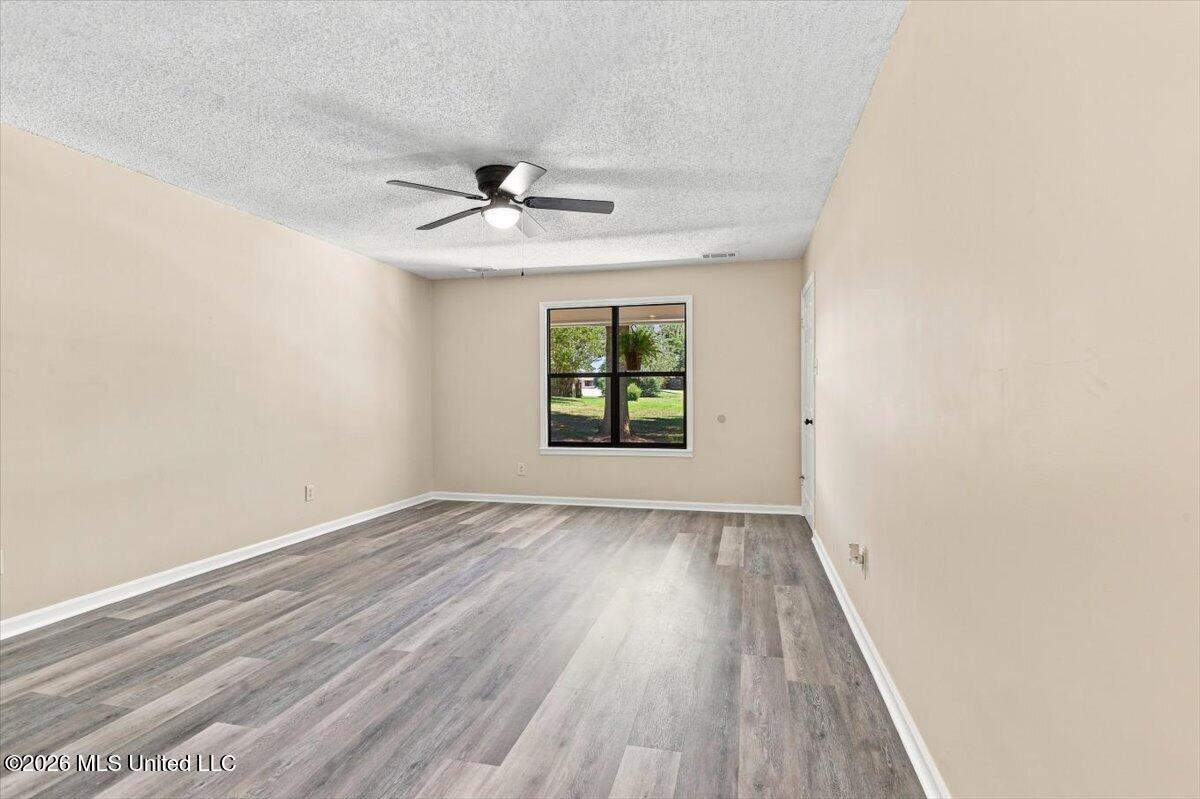 9105 Center Hill Road Property Photo 19