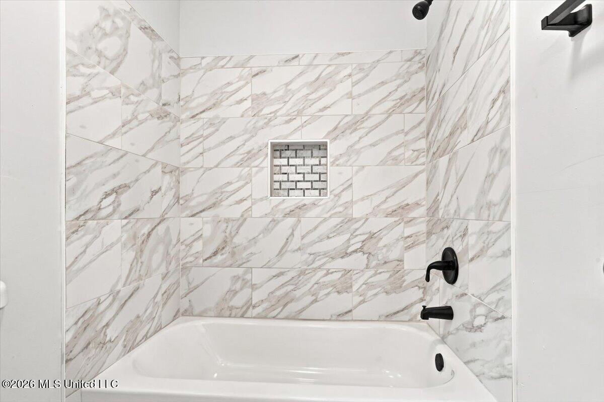 9105 Center Hill Road Property Photo 22