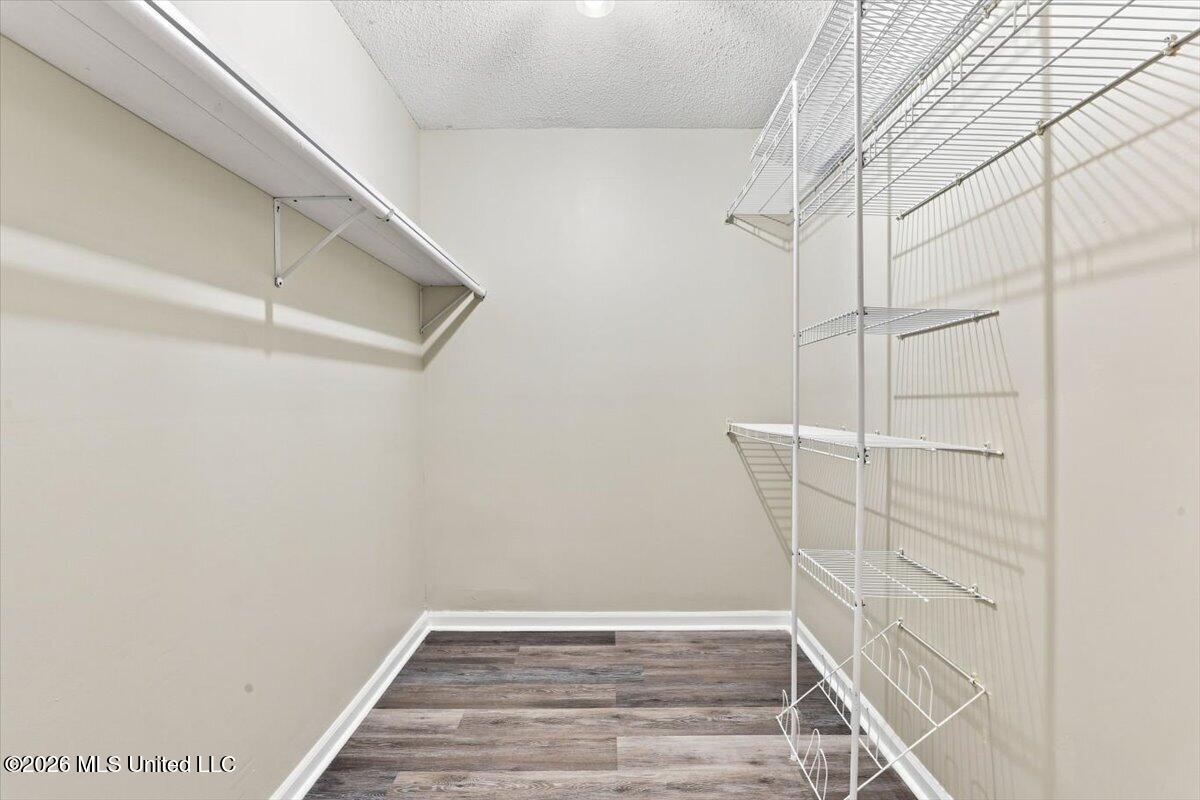 9105 Center Hill Road Property Photo 23