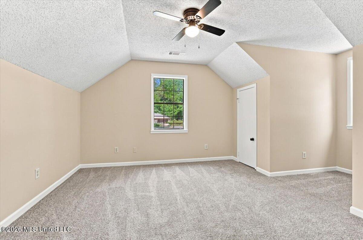 9105 Center Hill Road Property Photo 24