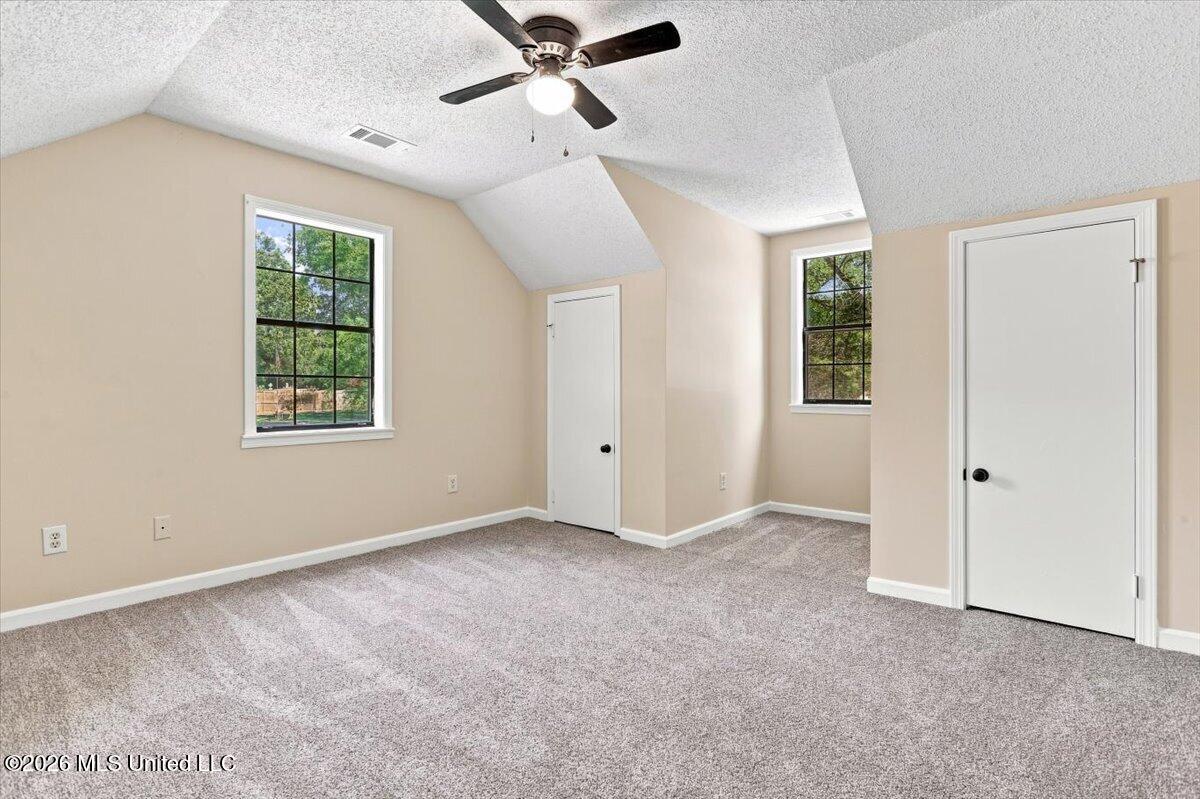 9105 Center Hill Road Property Photo 25