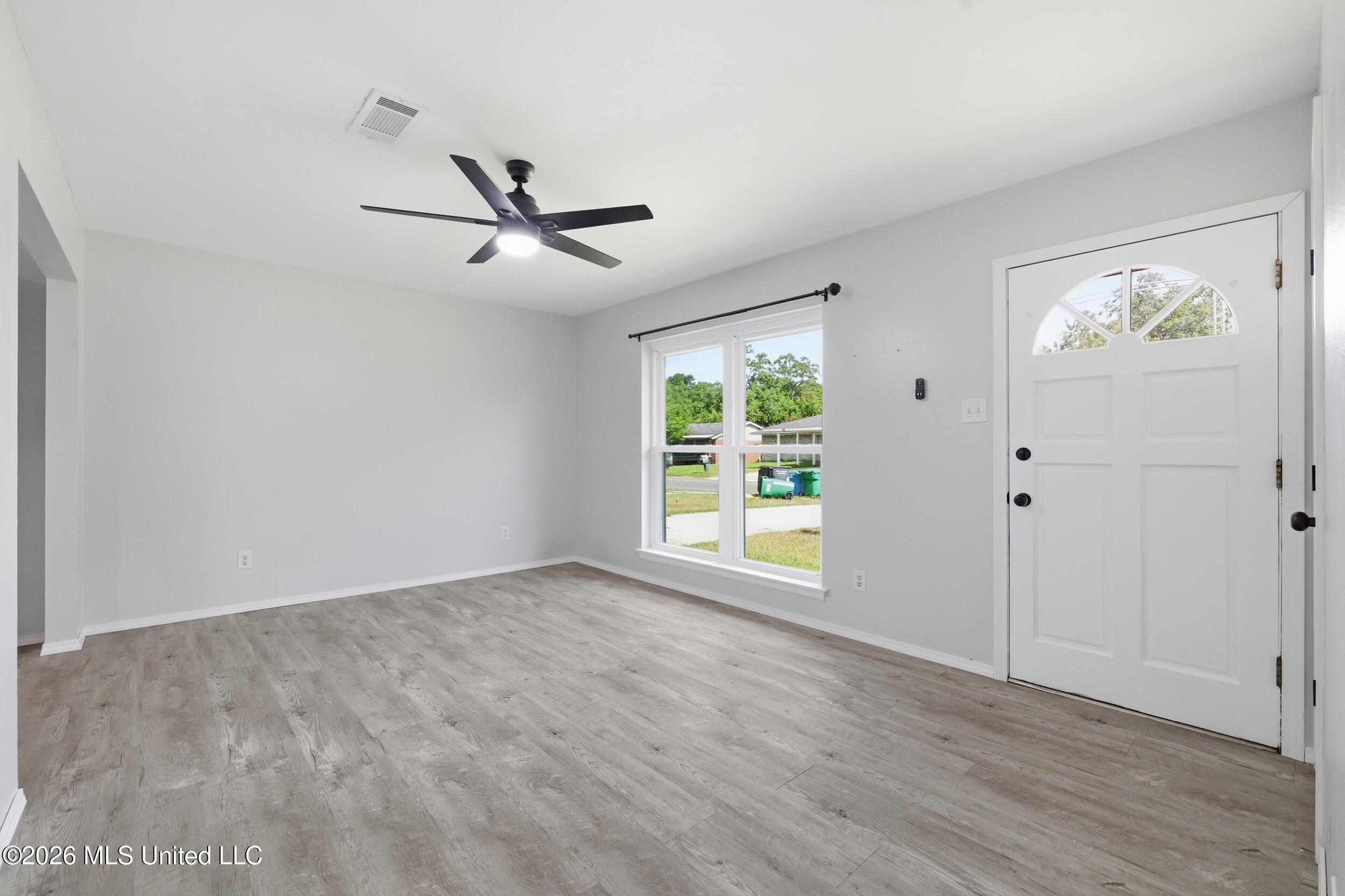 16013 Waycross Drive Property Photo 6