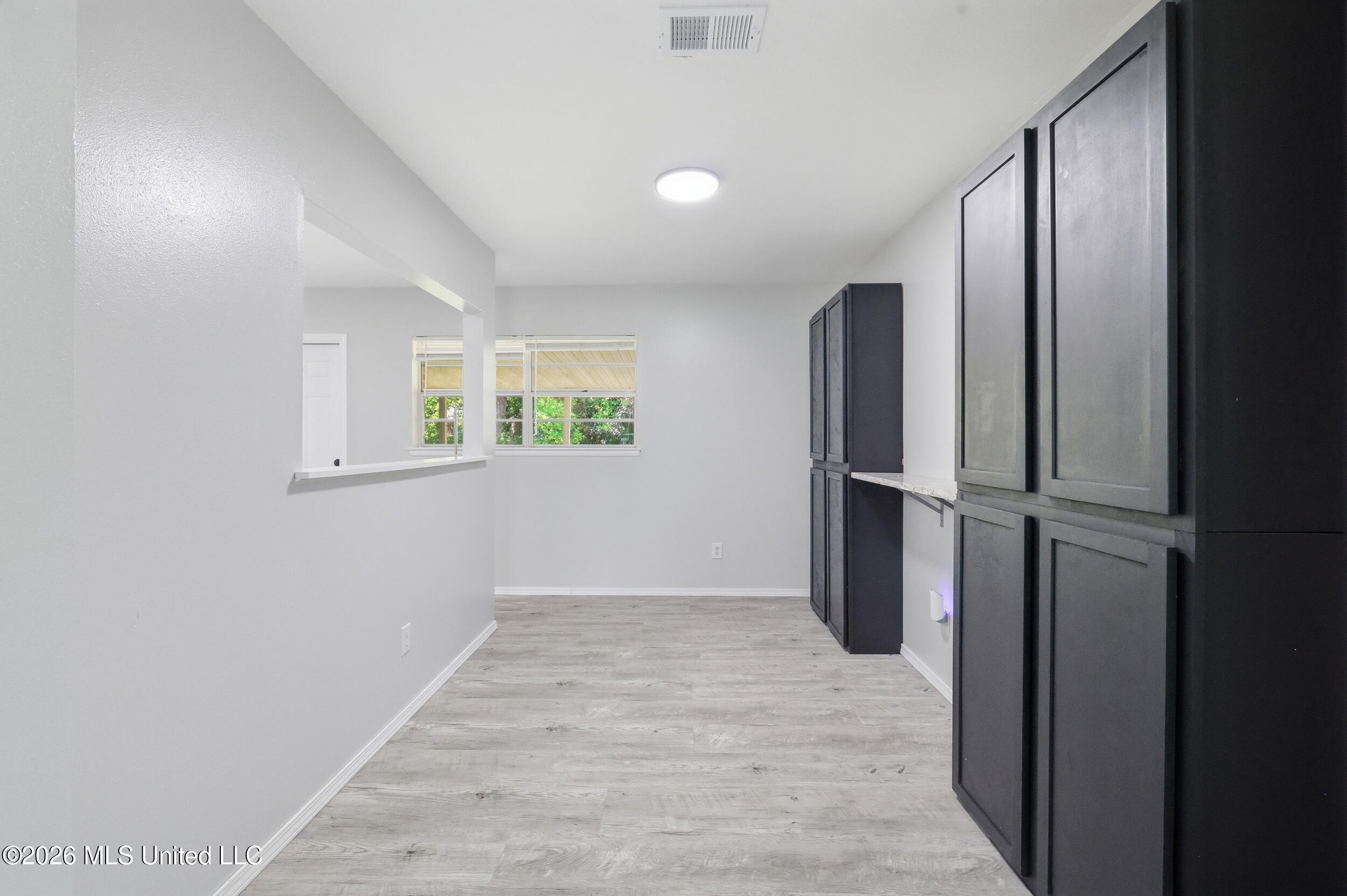 16013 Waycross Drive Property Photo 9