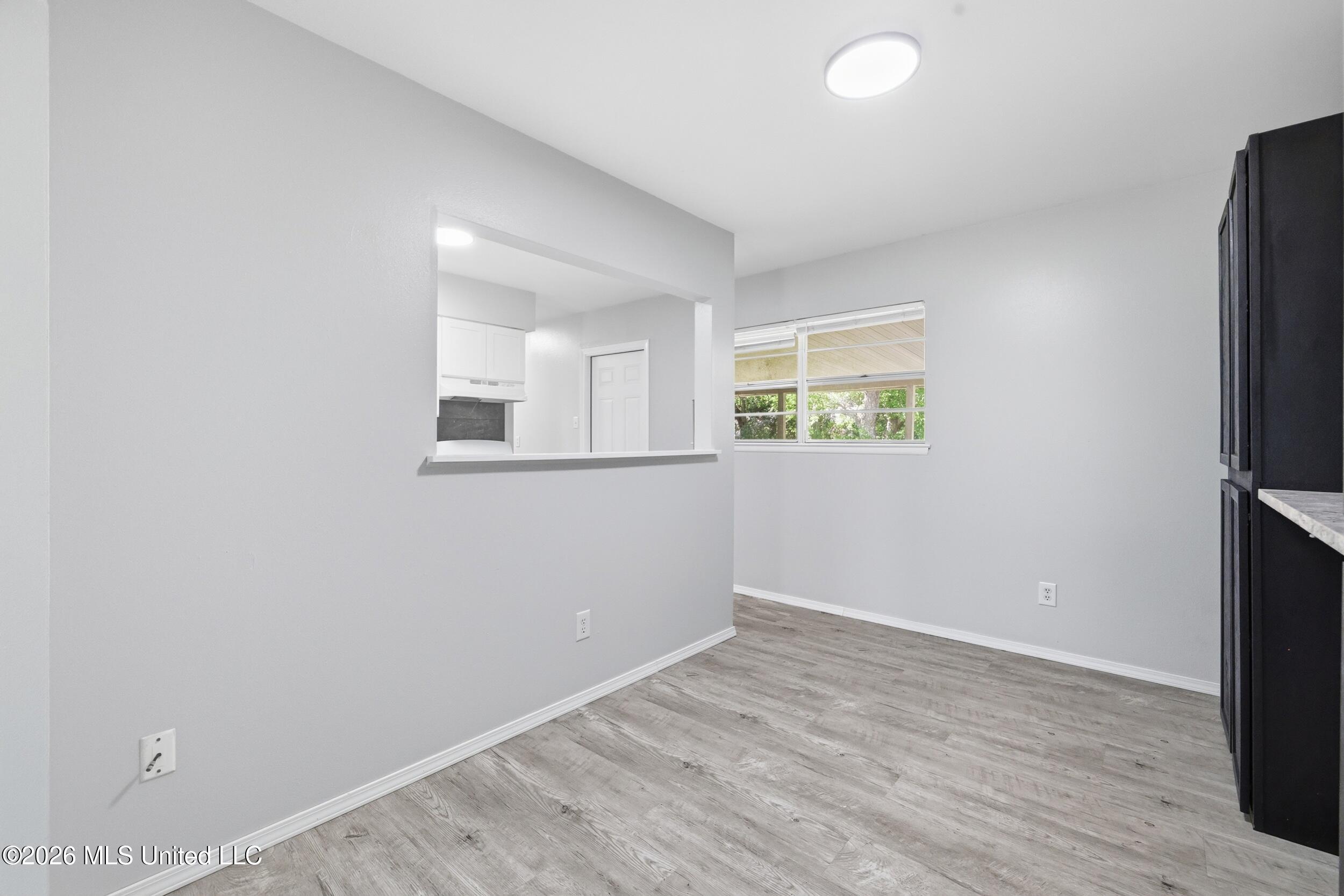 16013 Waycross Drive Property Photo 11