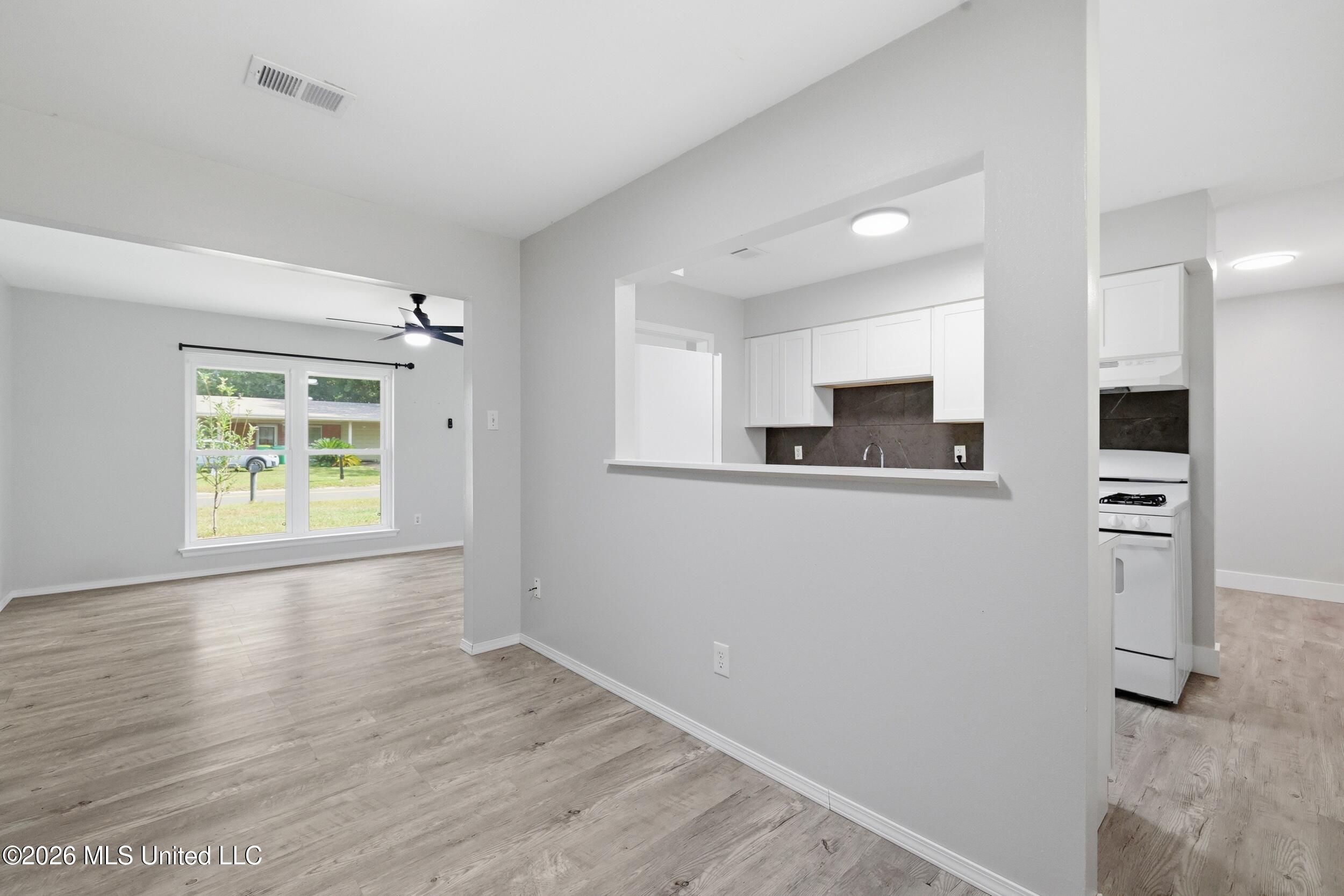 16013 Waycross Drive Property Photo 12