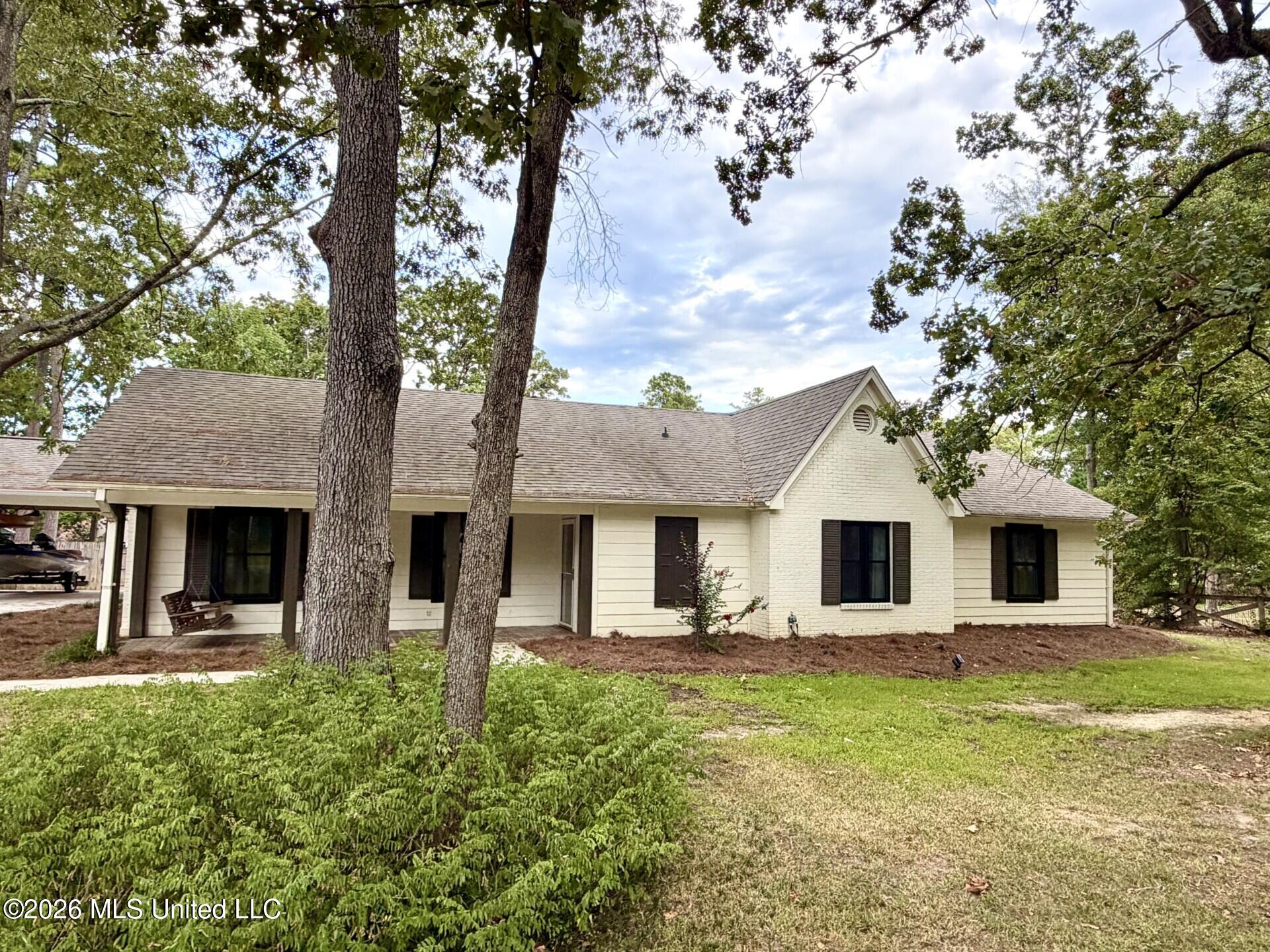103 Falcon Court Property Photo 1