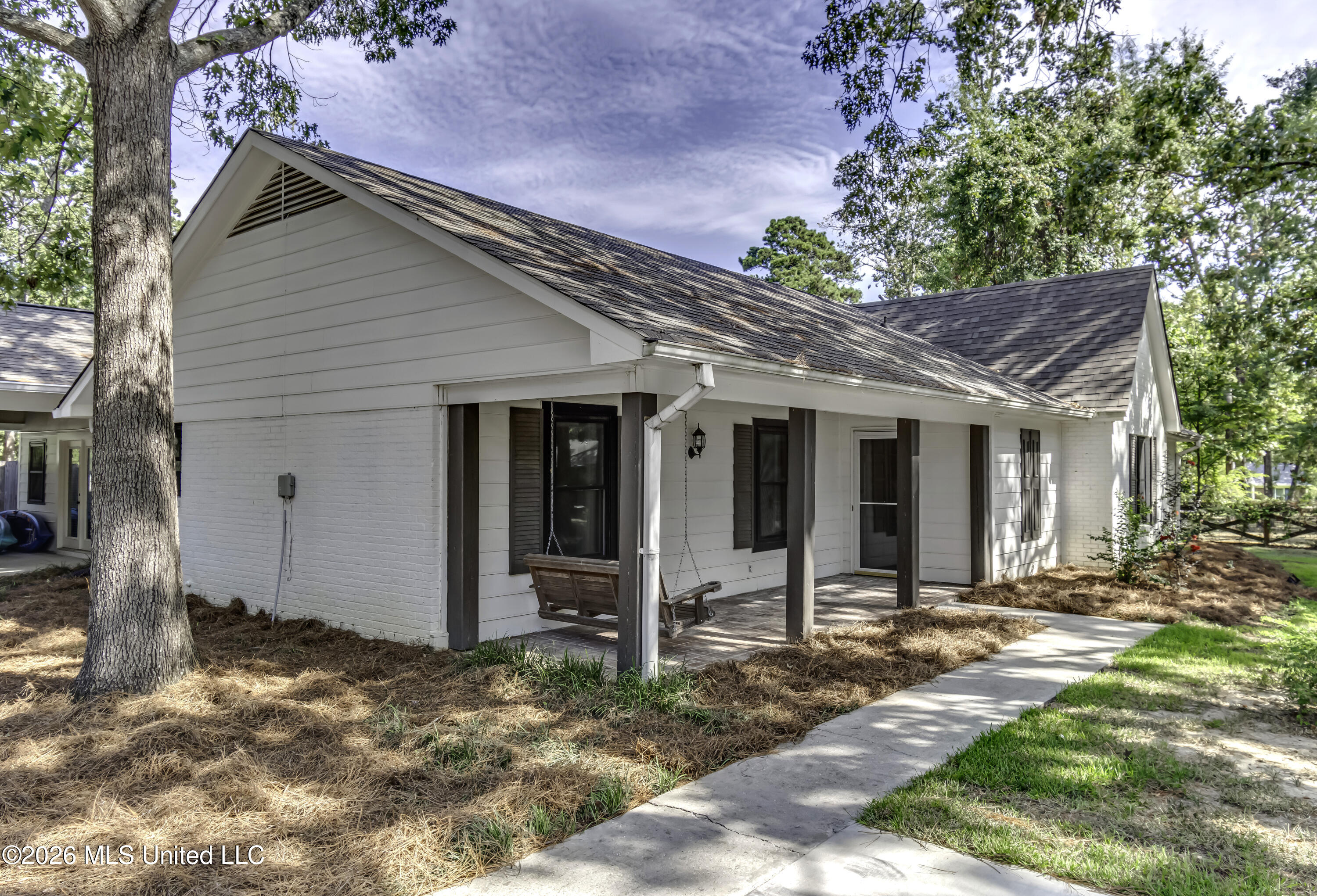 103 Falcon Court Property Photo 6