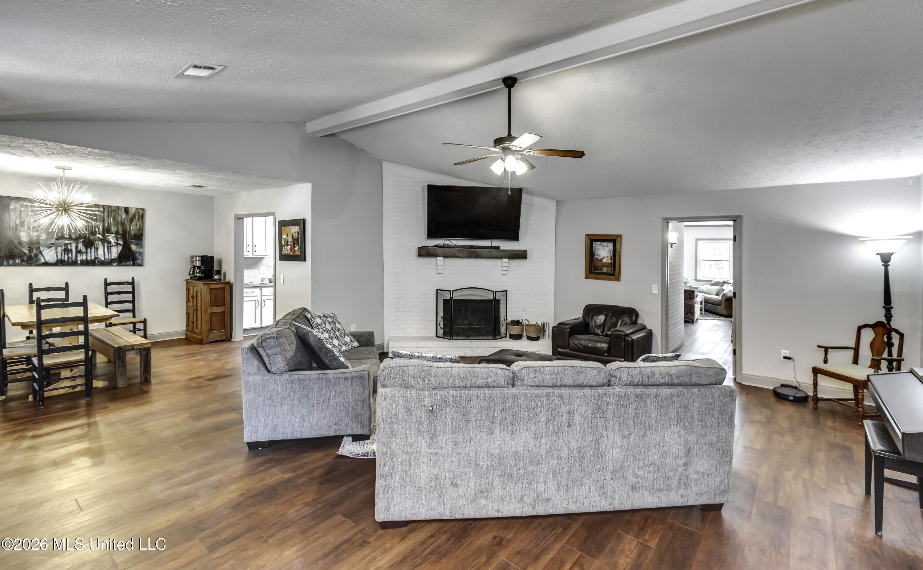 103 Falcon Court Property Photo 24