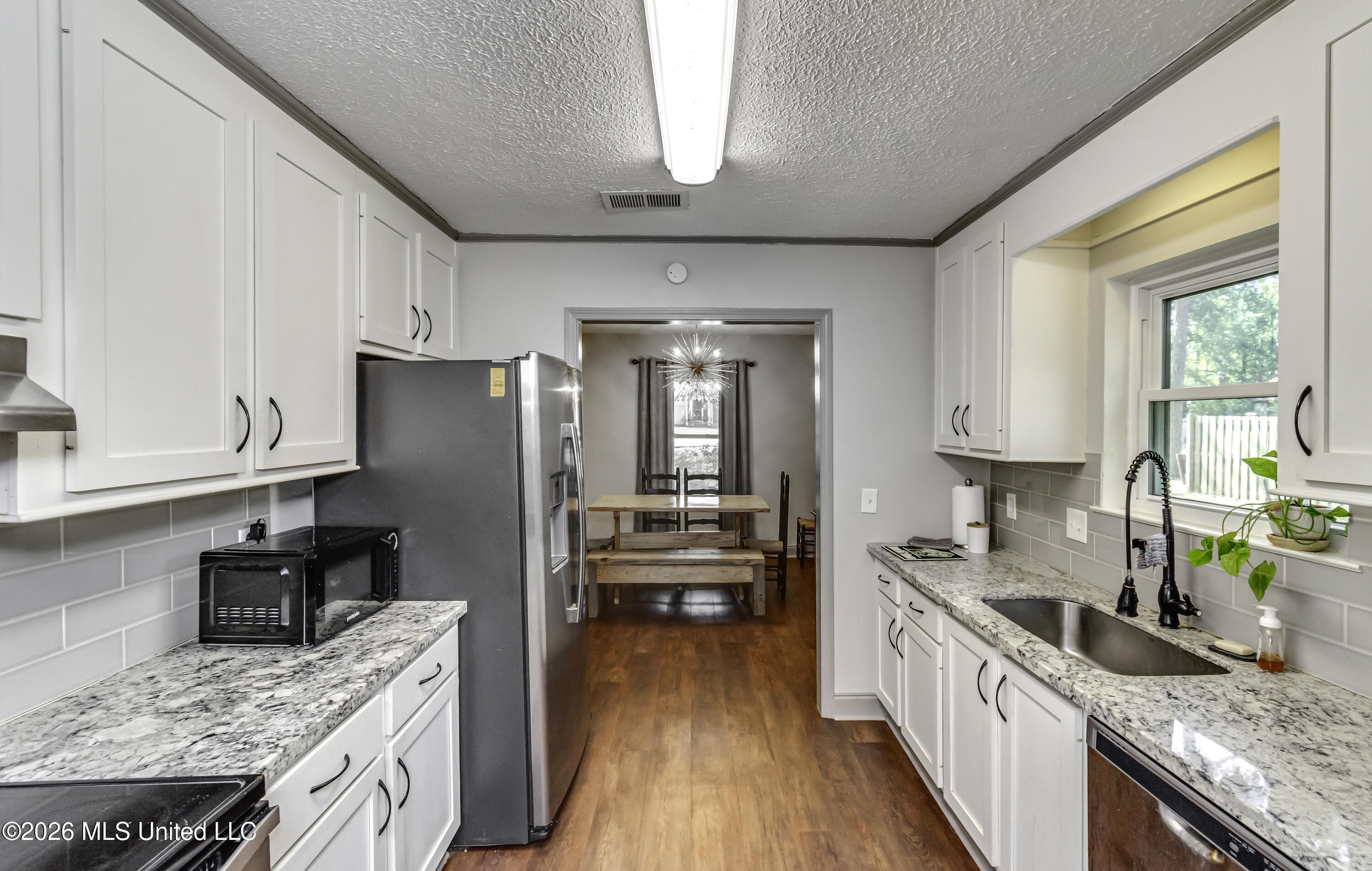 103 Falcon Court Property Photo 28