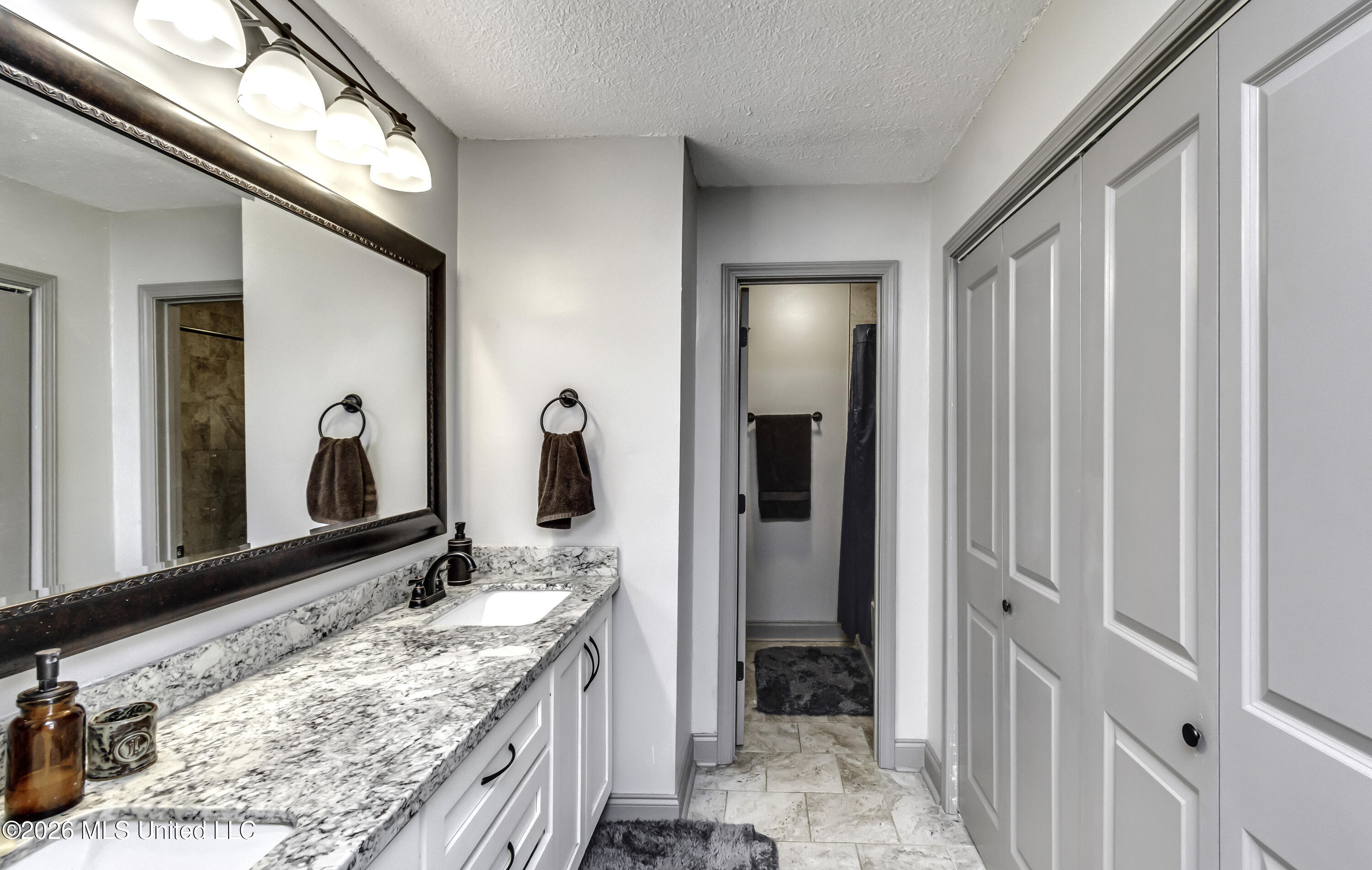 103 Falcon Court Property Photo 38