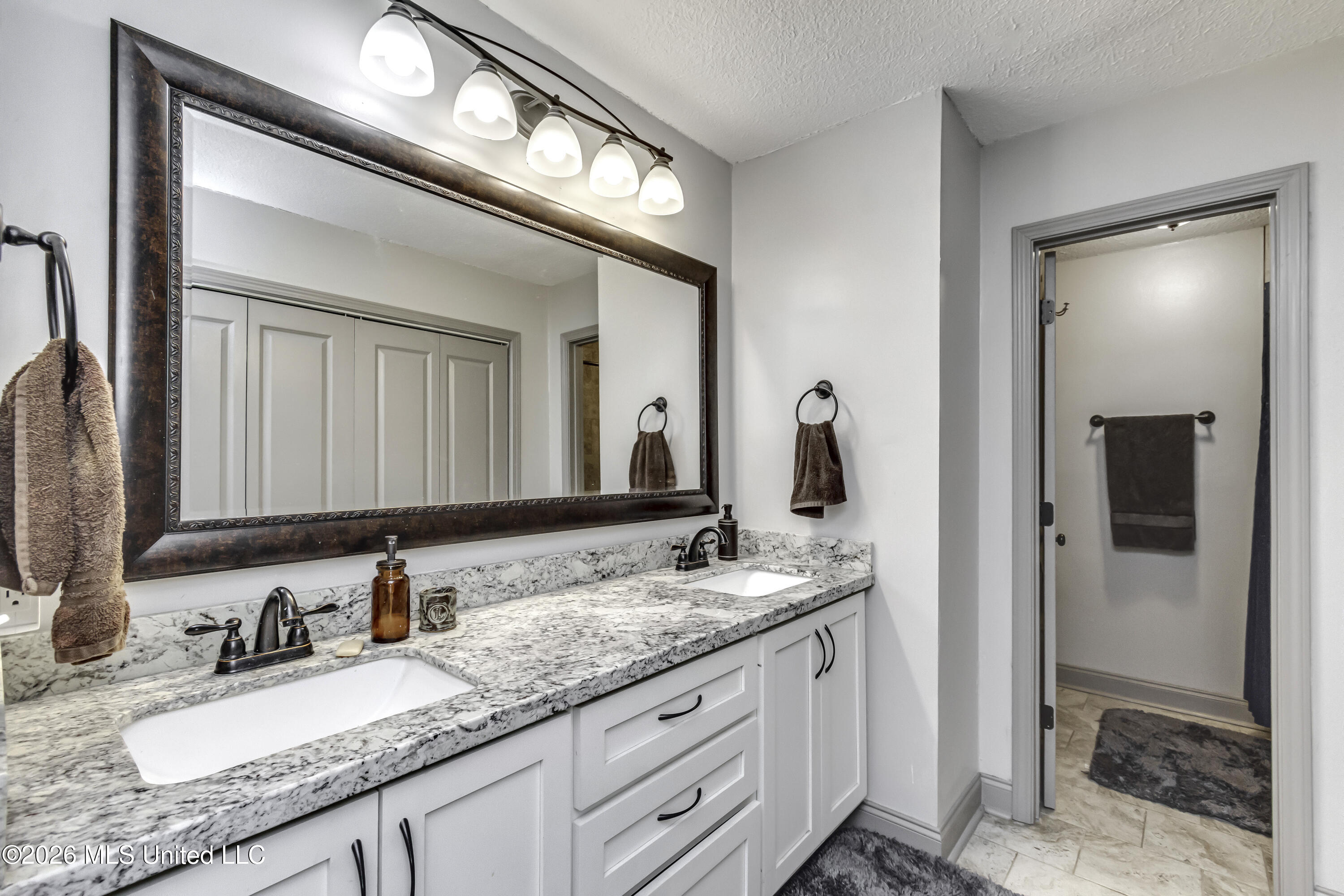 103 Falcon Court Property Photo 39