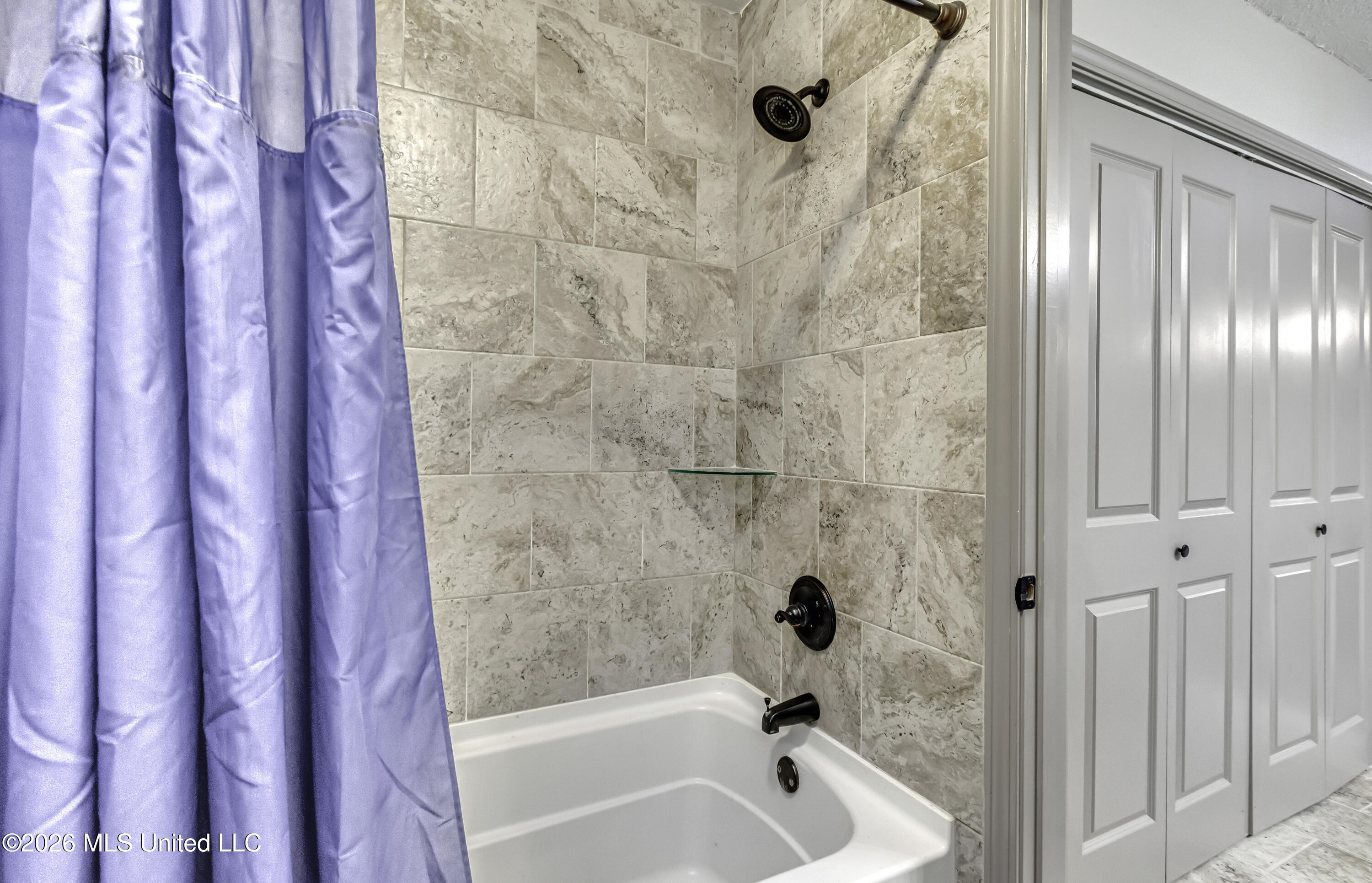 103 Falcon Court Property Photo 43