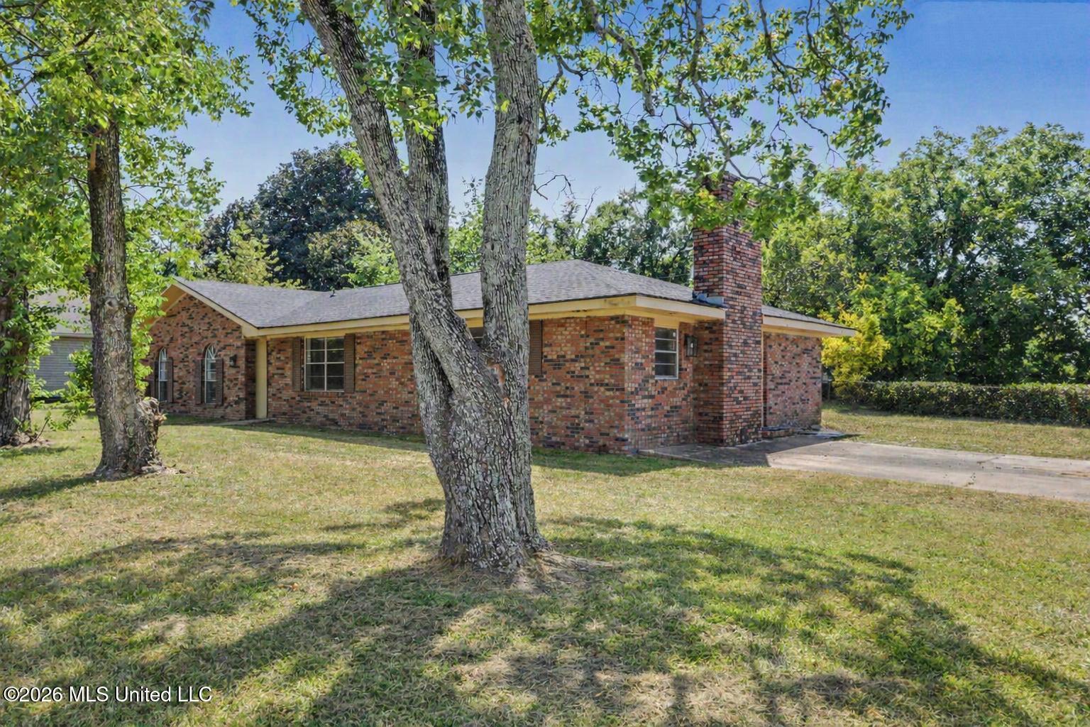 1525 31st Avenue Property Photo 2