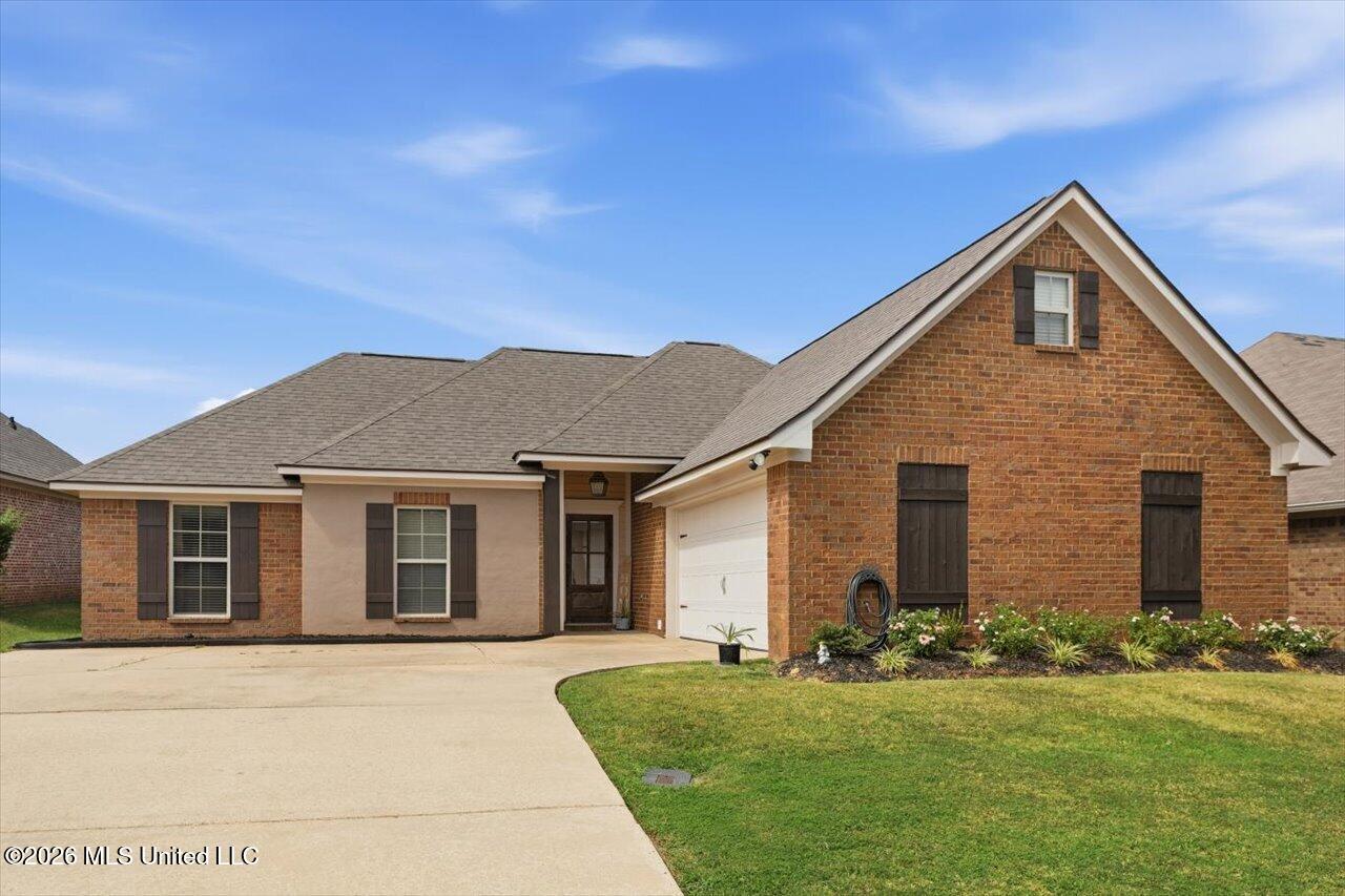 378 Austin Circle Property Photo 1