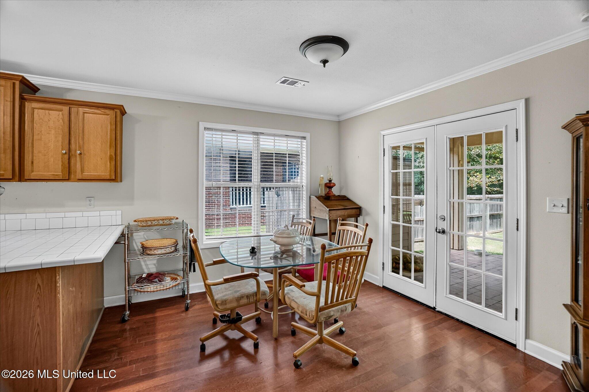 9528 Poni Place Property Photo 4