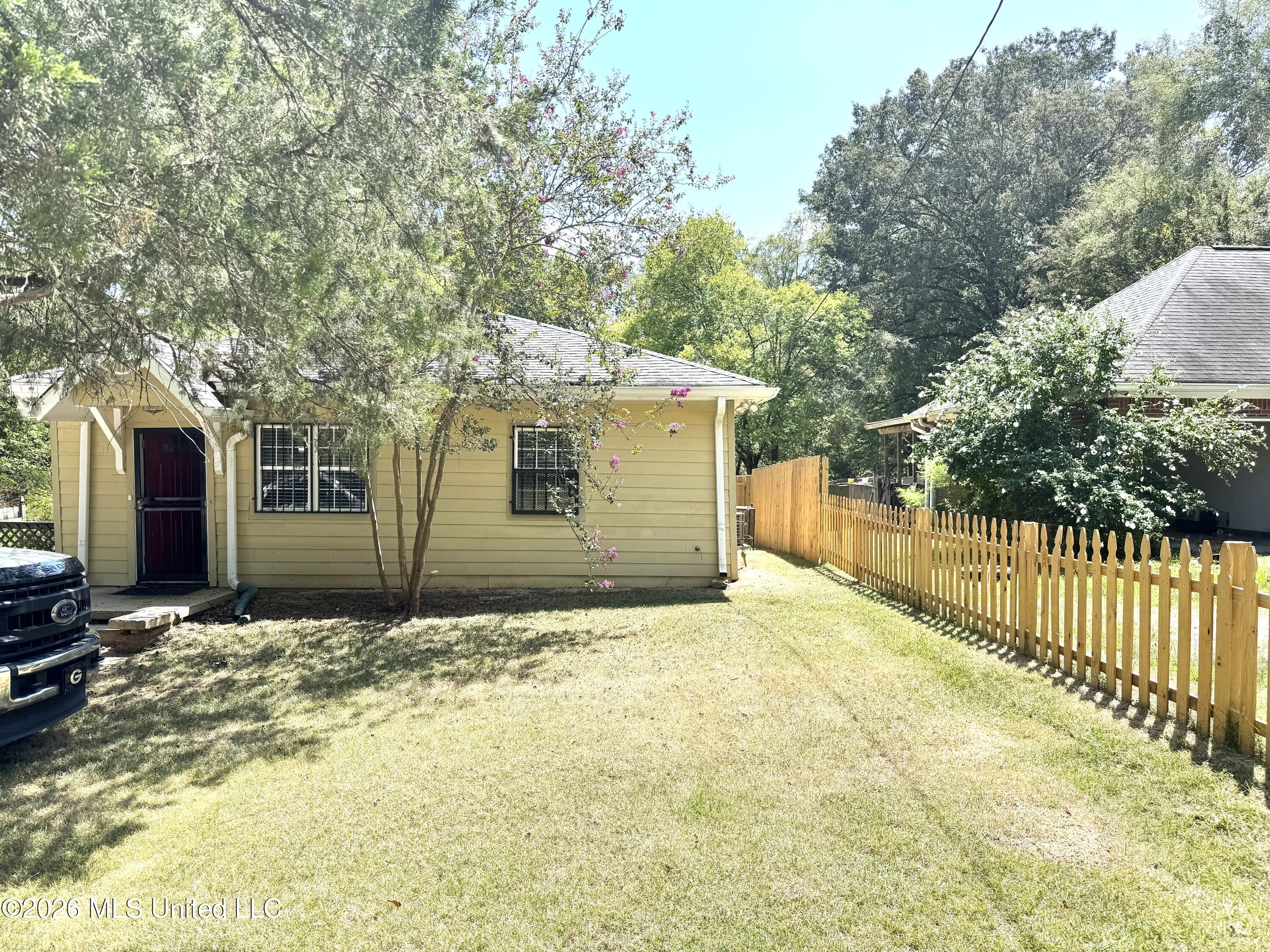 511 Mccluer Road Property Photo 2