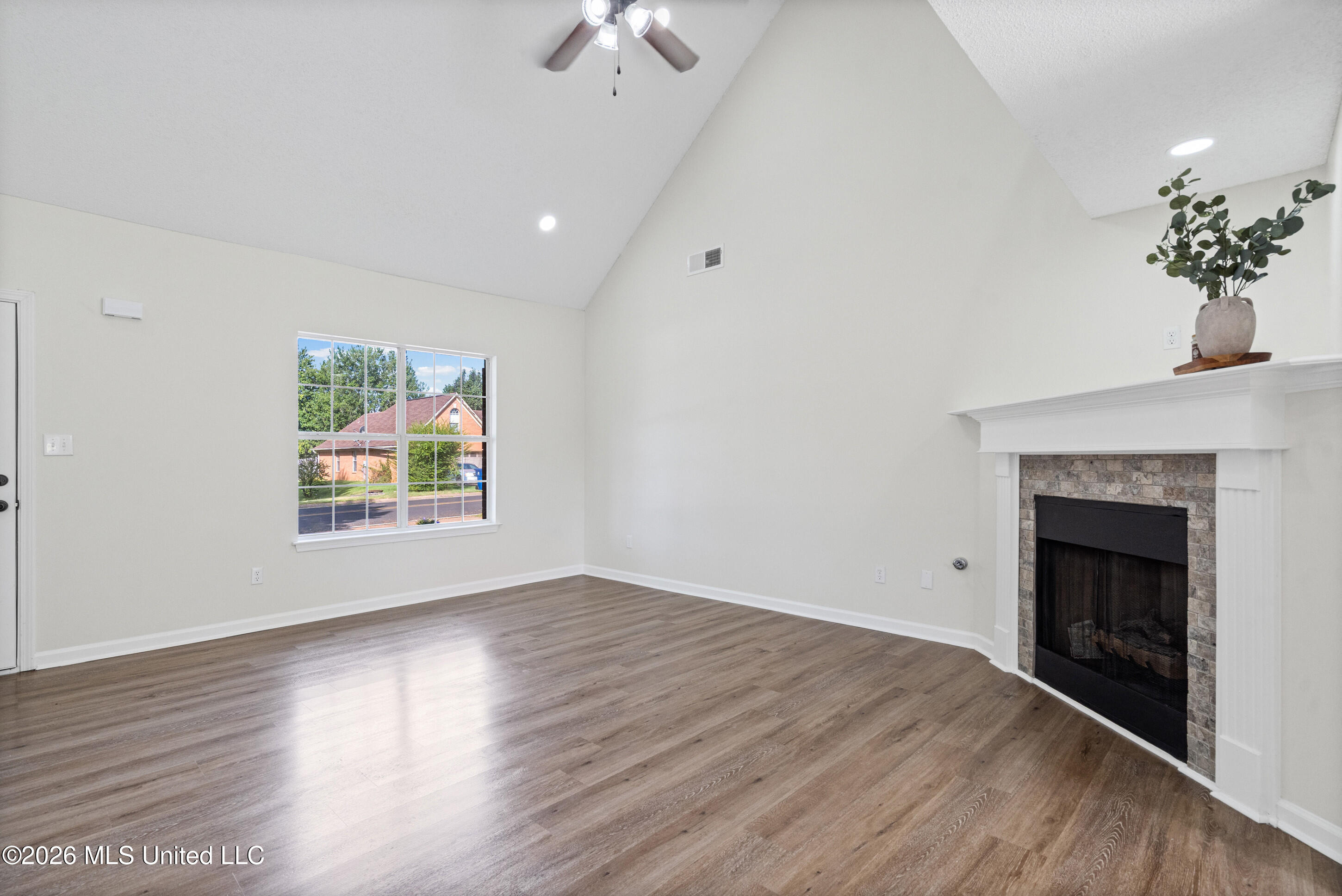 7676 Bramble Lane Property Photo 5