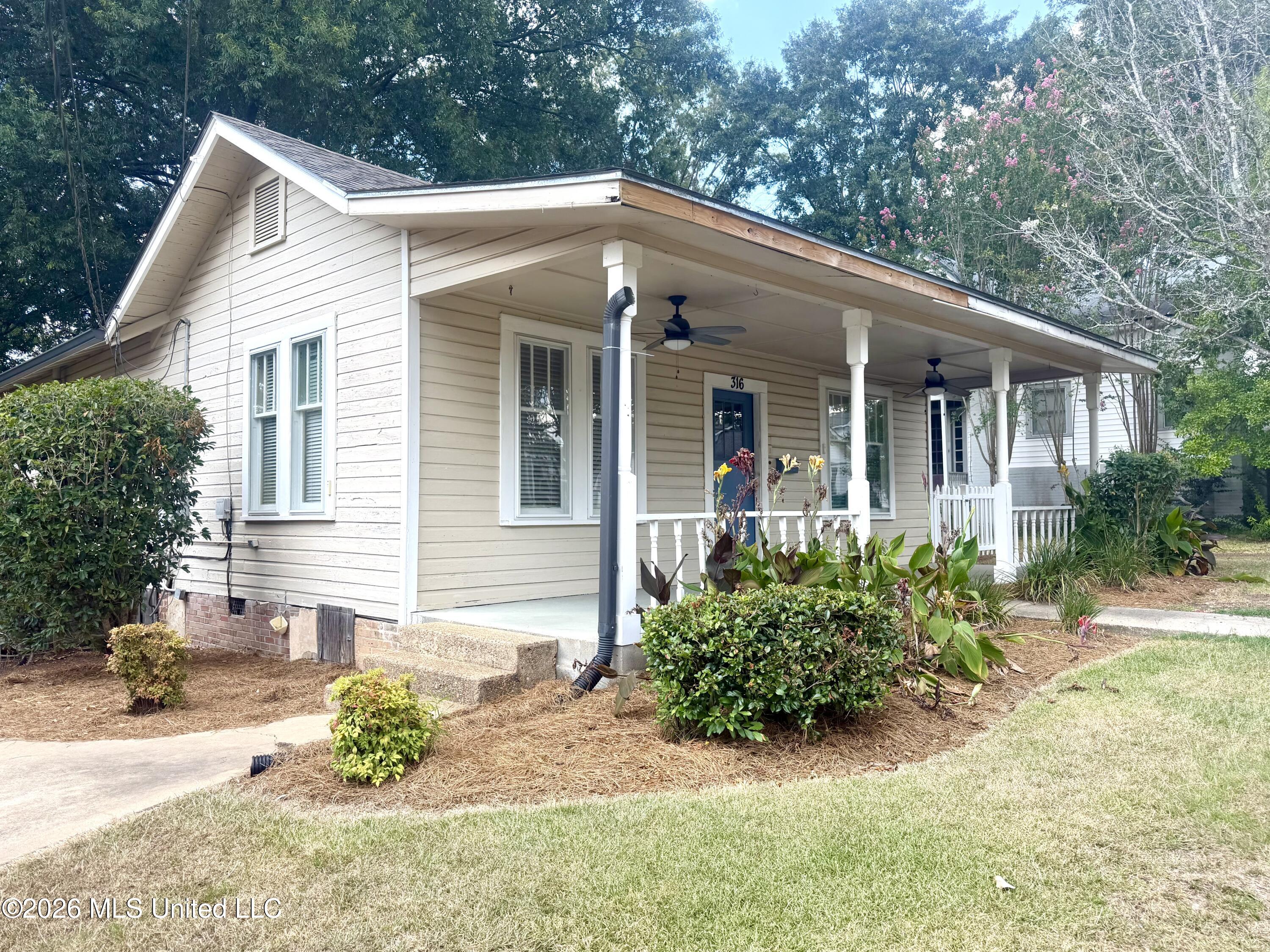316 Becker Street Property Photo 2