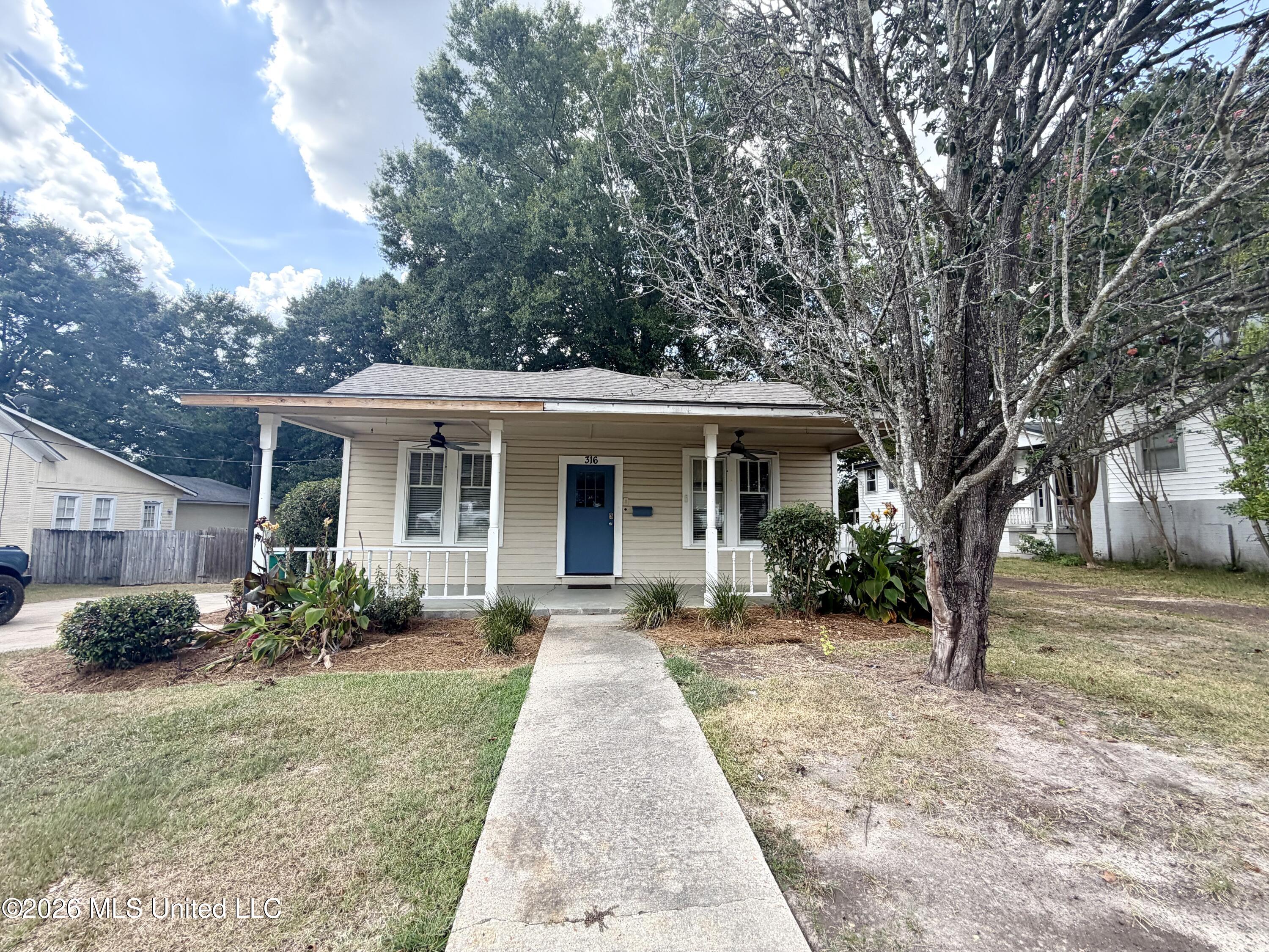 316 Becker Street Property Photo 4