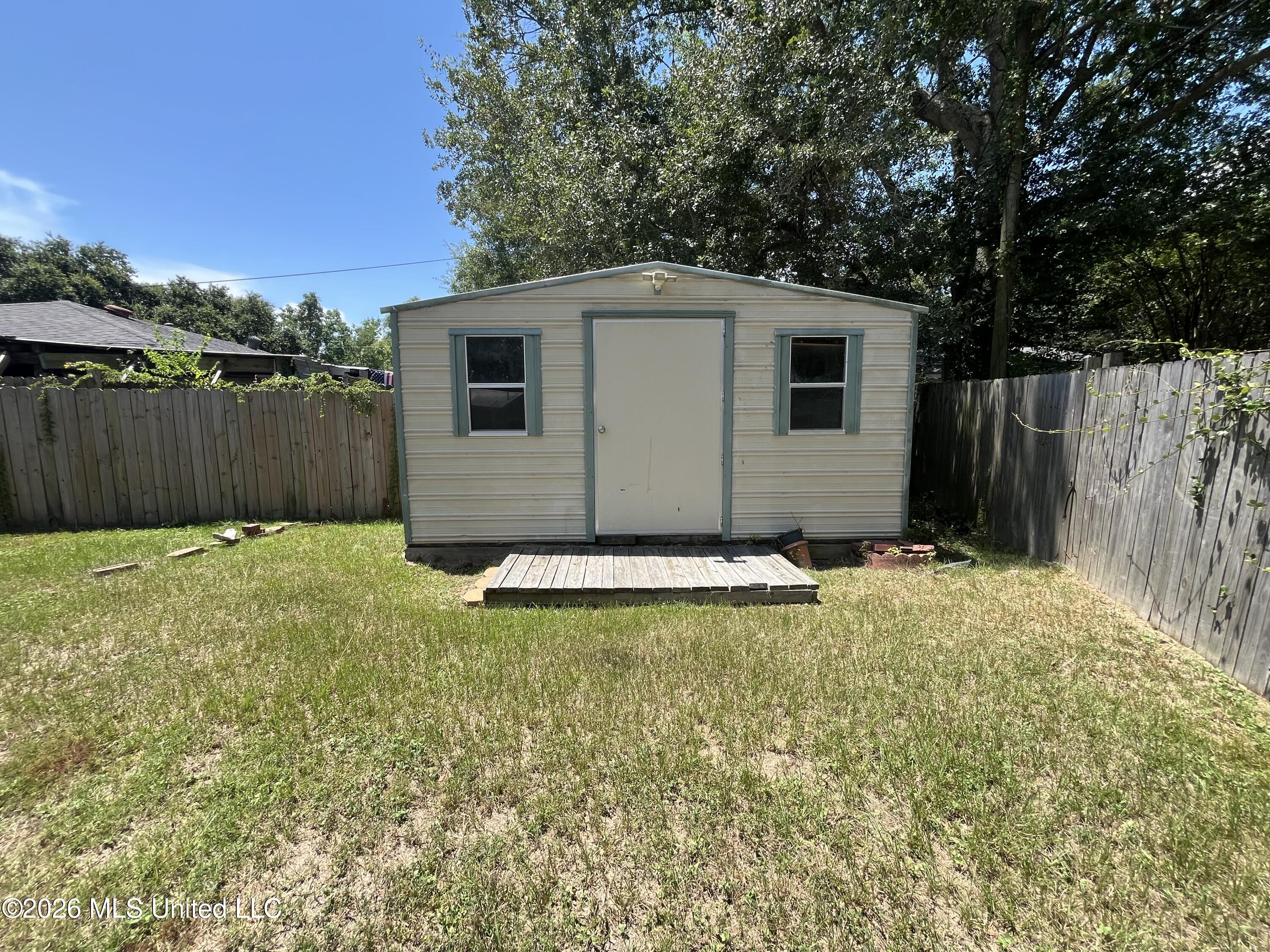 102 Francisco Court Property Photo 20