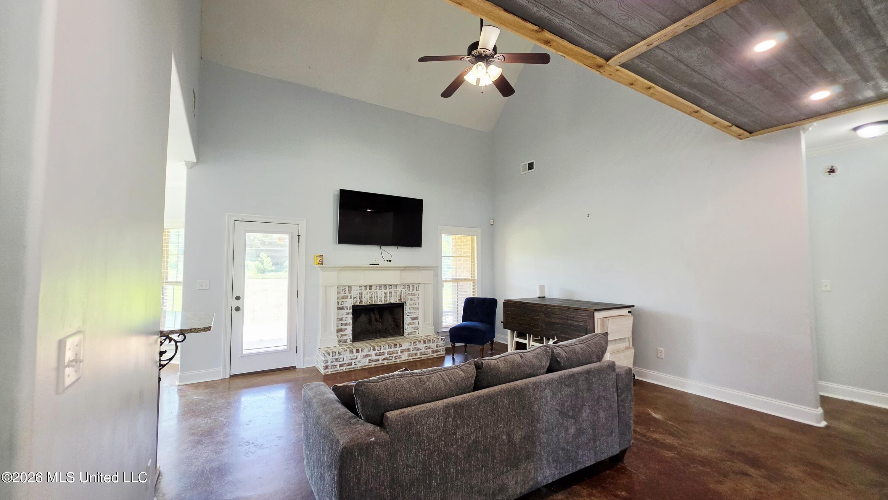 9567 Holly Springs Road Property Photo 5