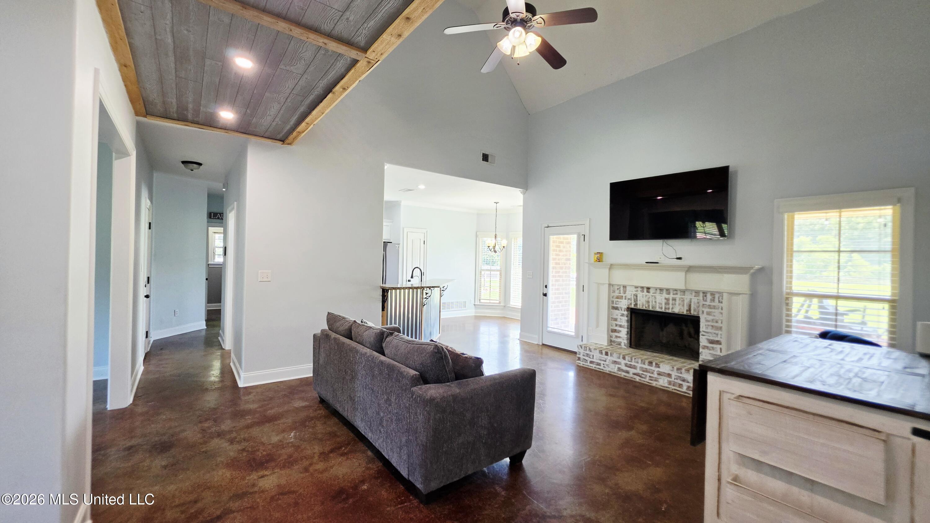 9567 Holly Springs Road Property Photo 6