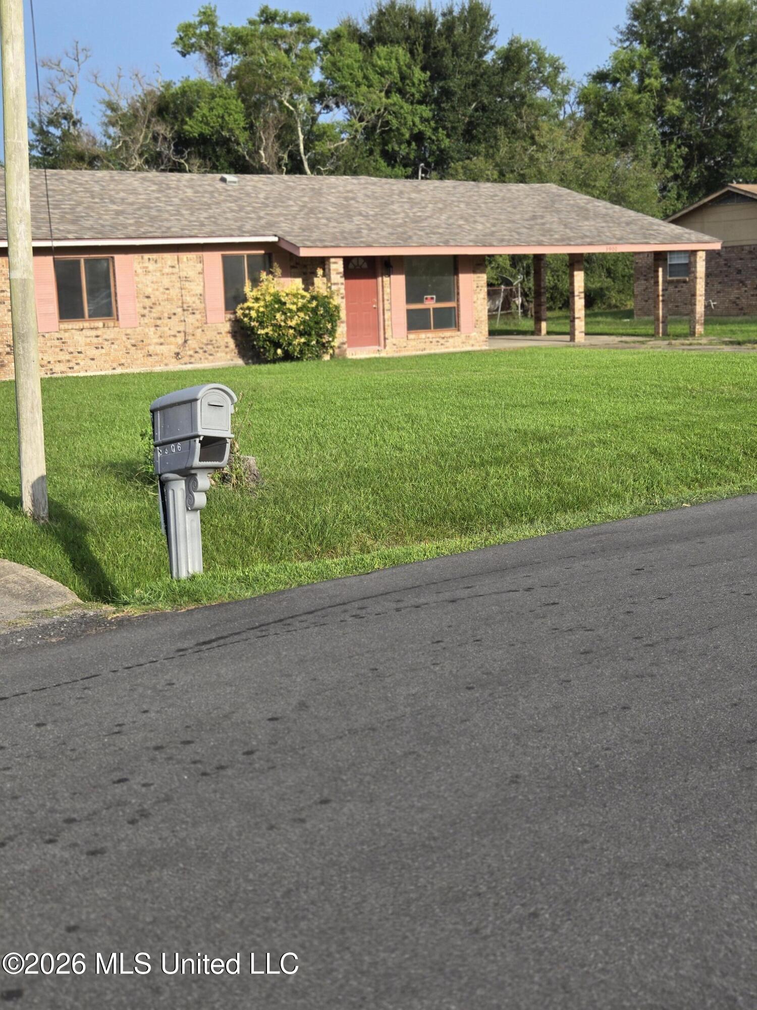 3900 Cypress Street Property Photo 1