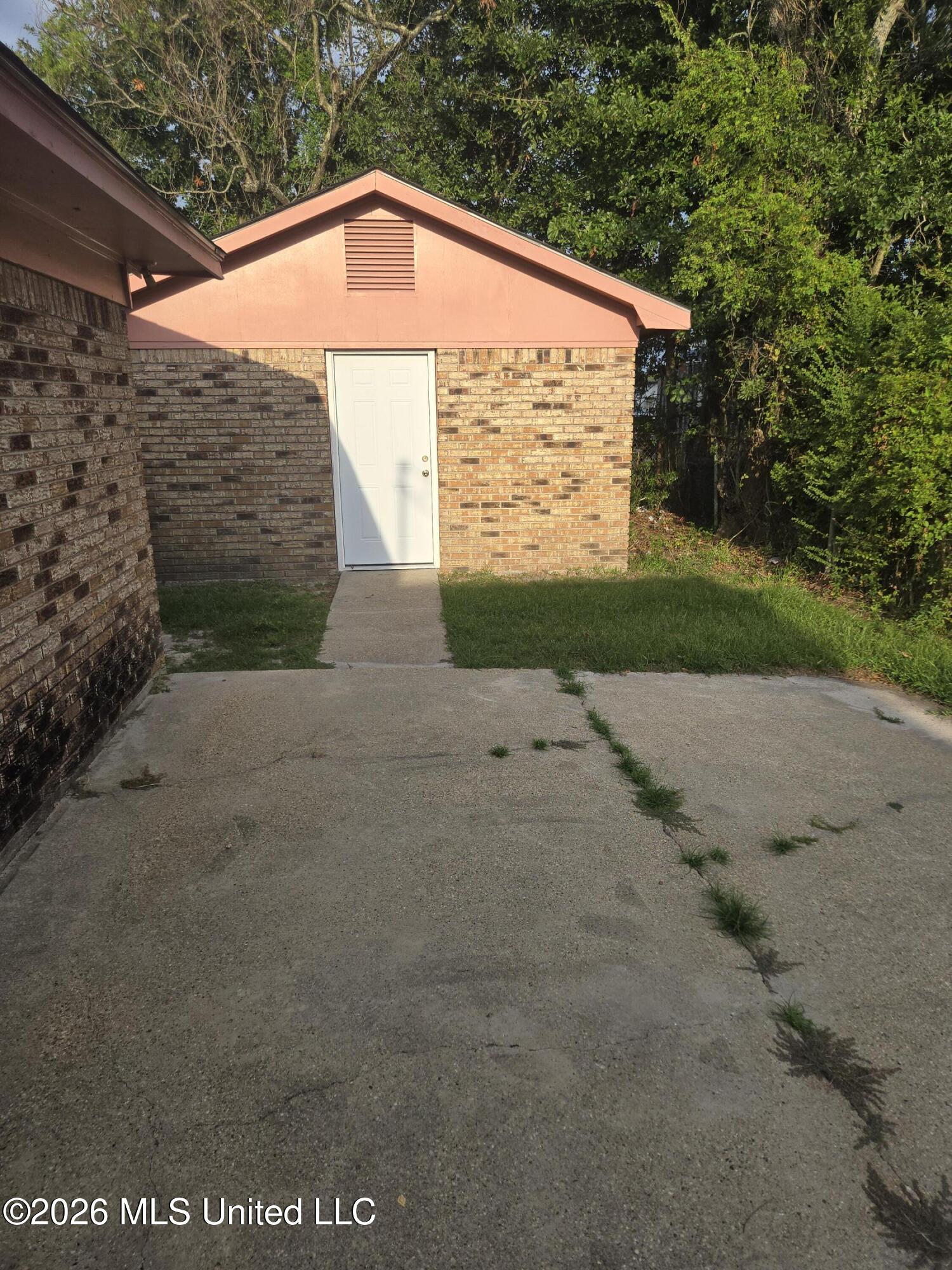 3900 Cypress Street Property Photo 7