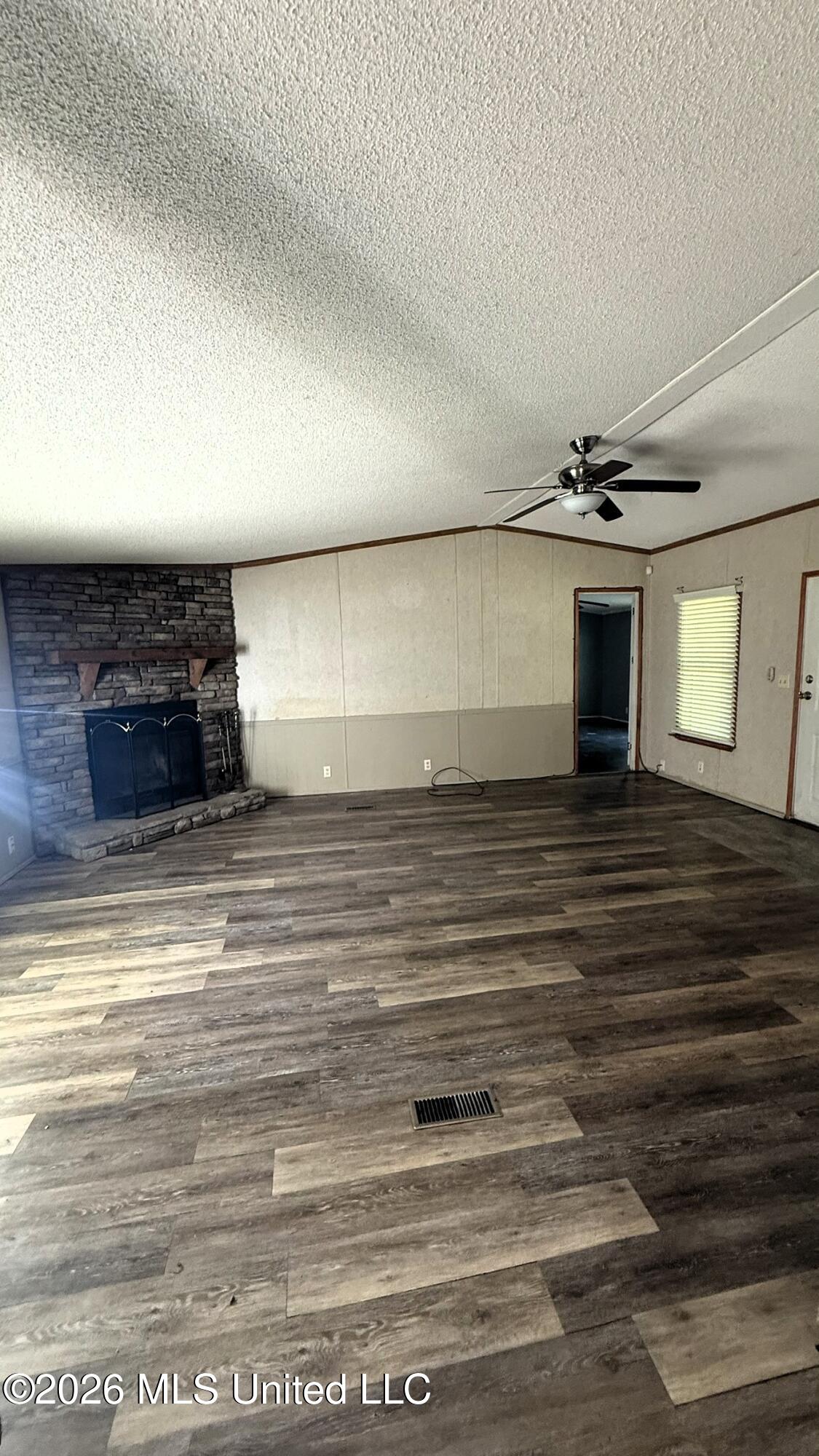 1846 Jason Way Property Photo 2