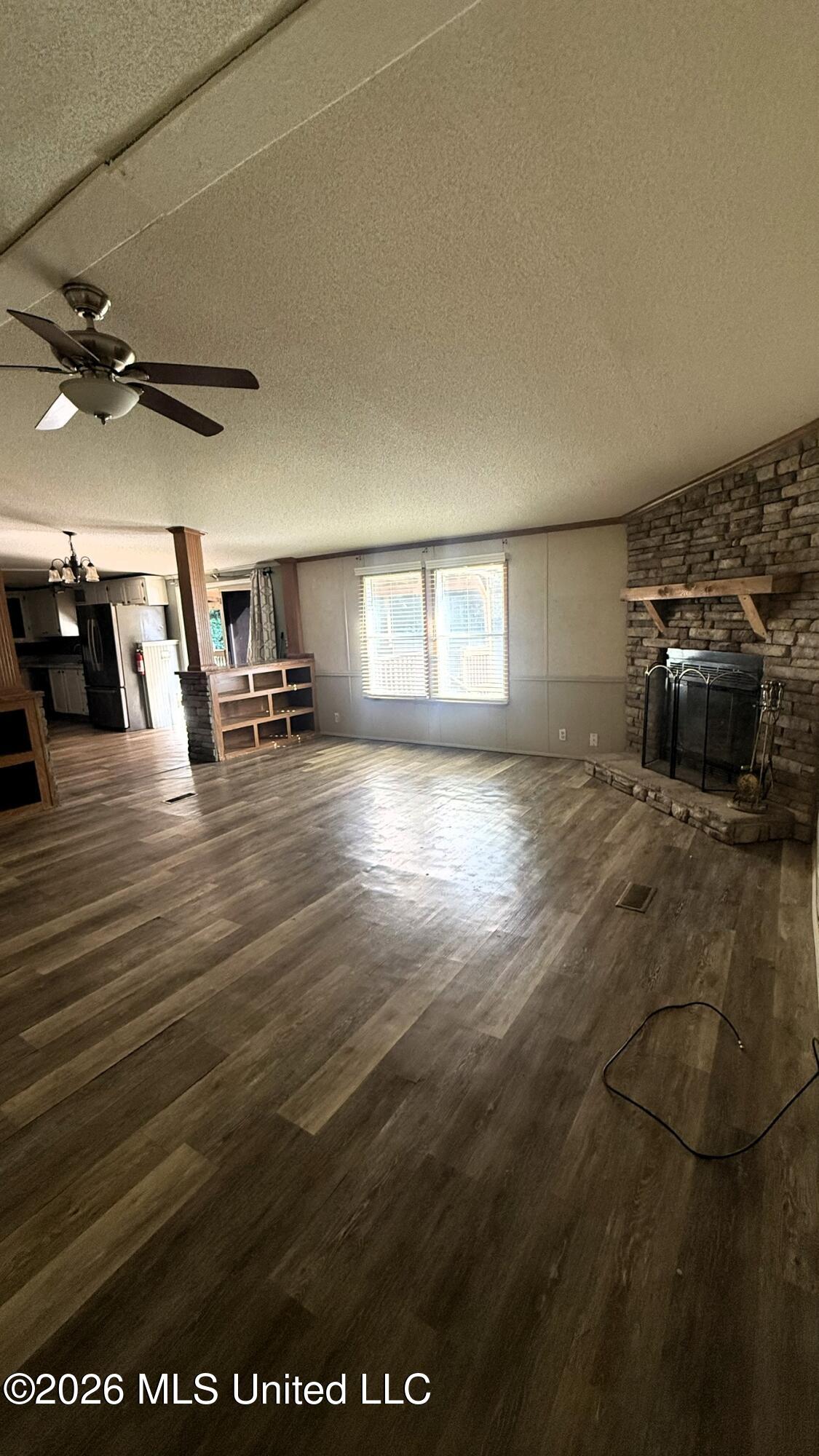 1846 Jason Way Property Photo 3