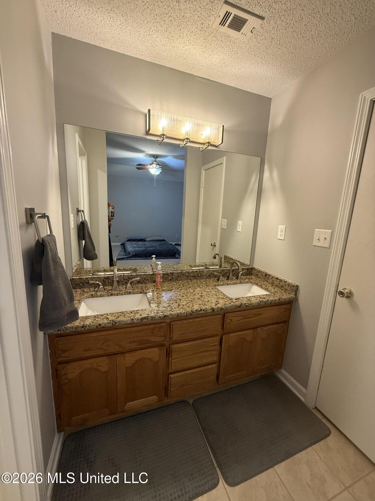 1141 Stonegate Cove Property Photo 21