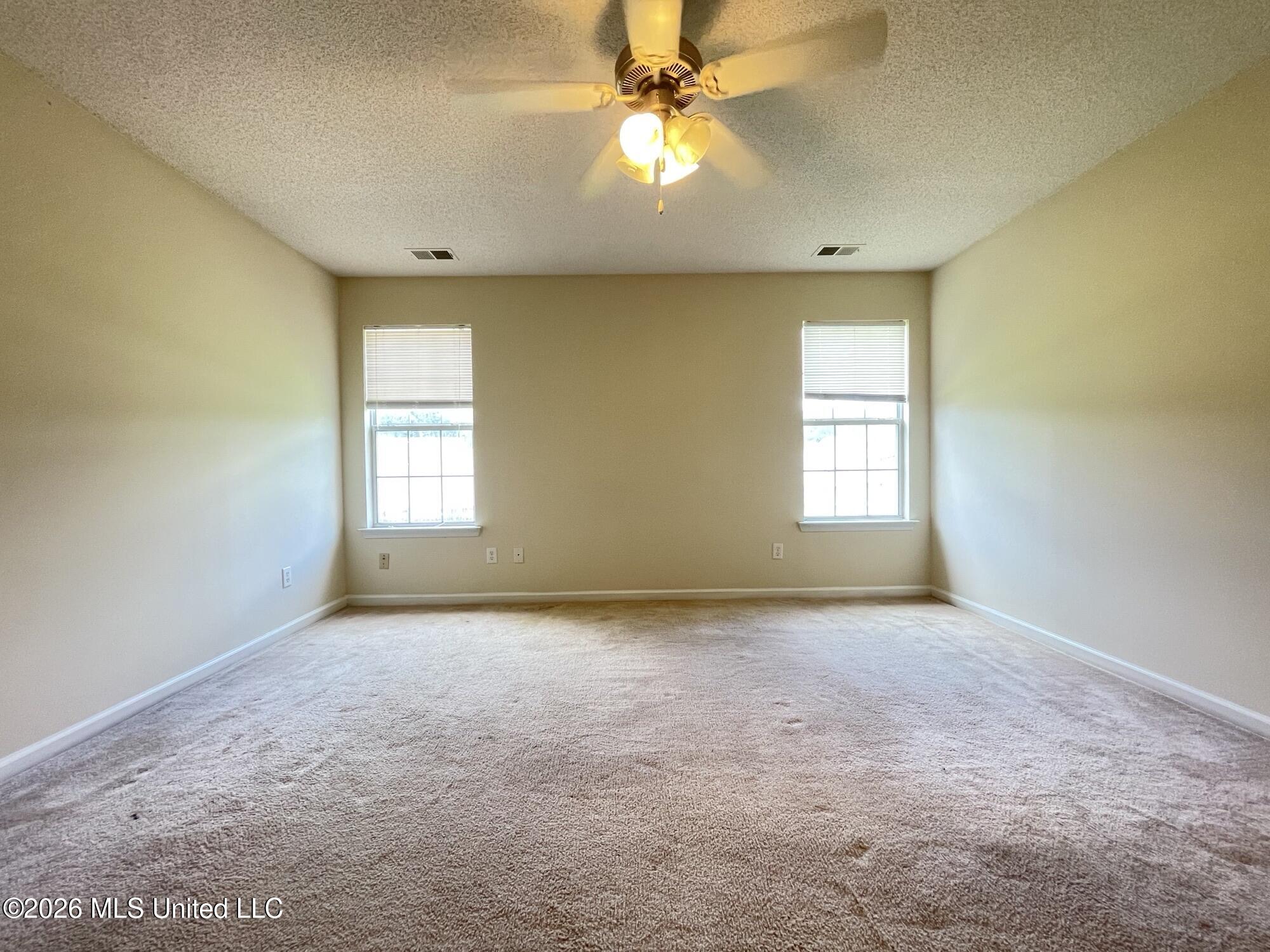 1158 Warwick Place Property Photo 5