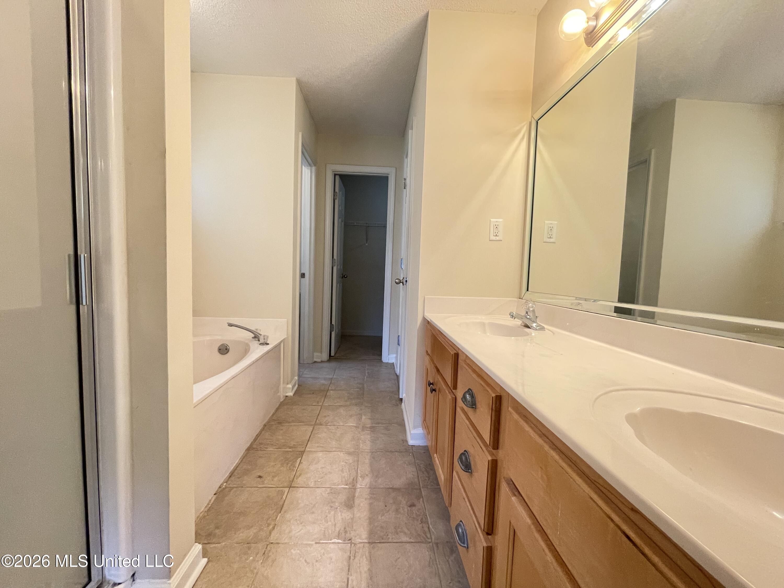 1158 Warwick Place Property Photo 6