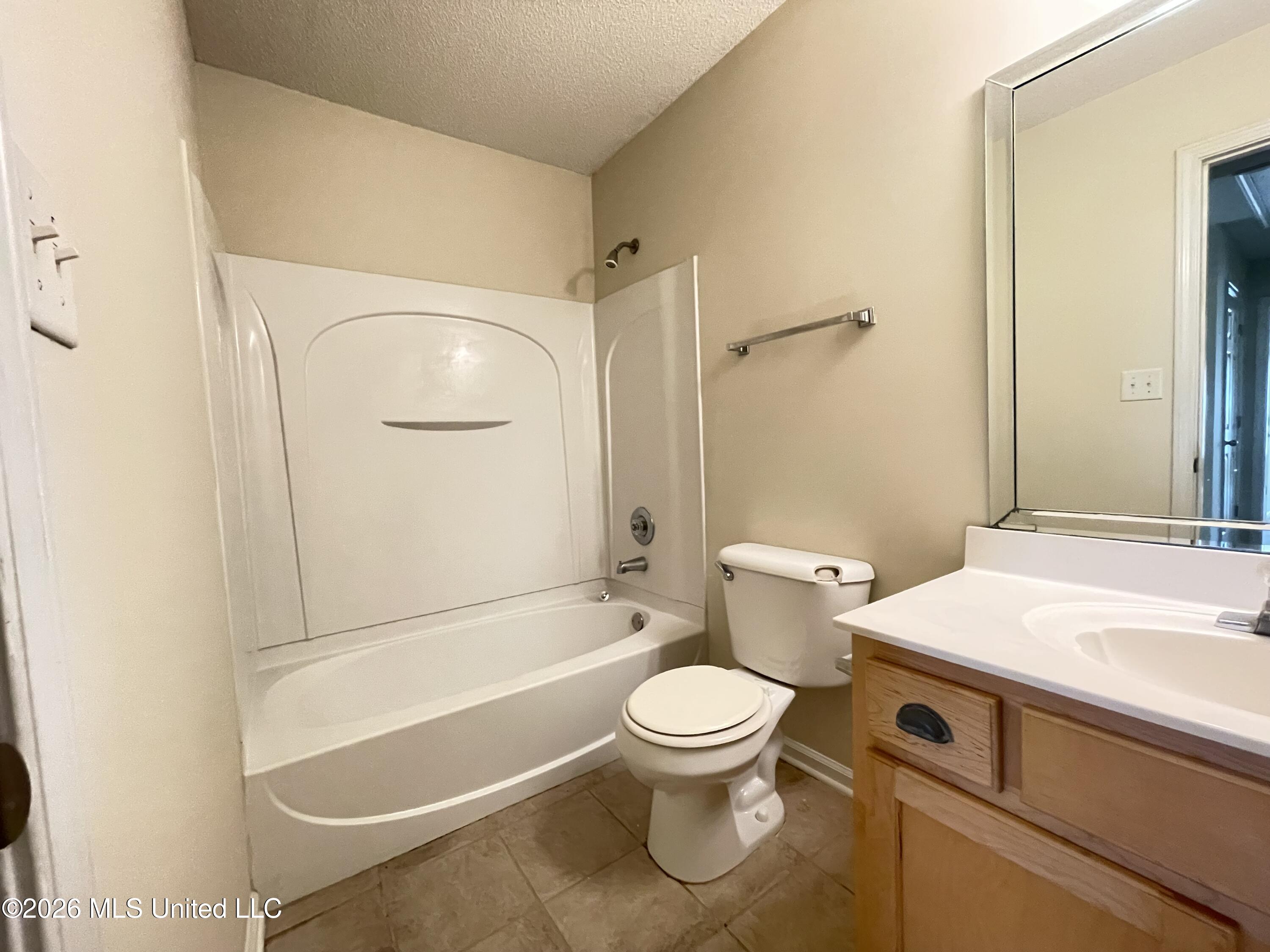 1158 Warwick Place Property Photo 10