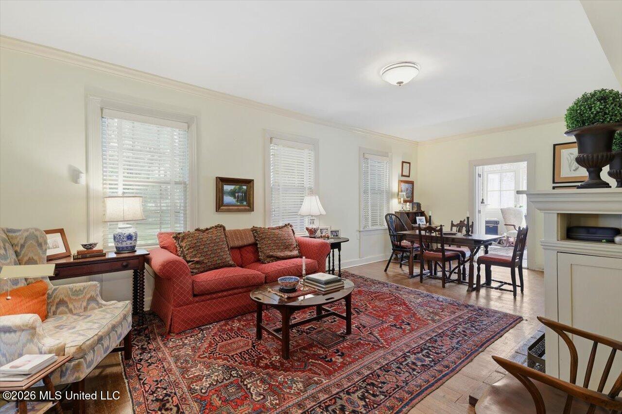 1138 Saint Ann Street Property Photo 6
