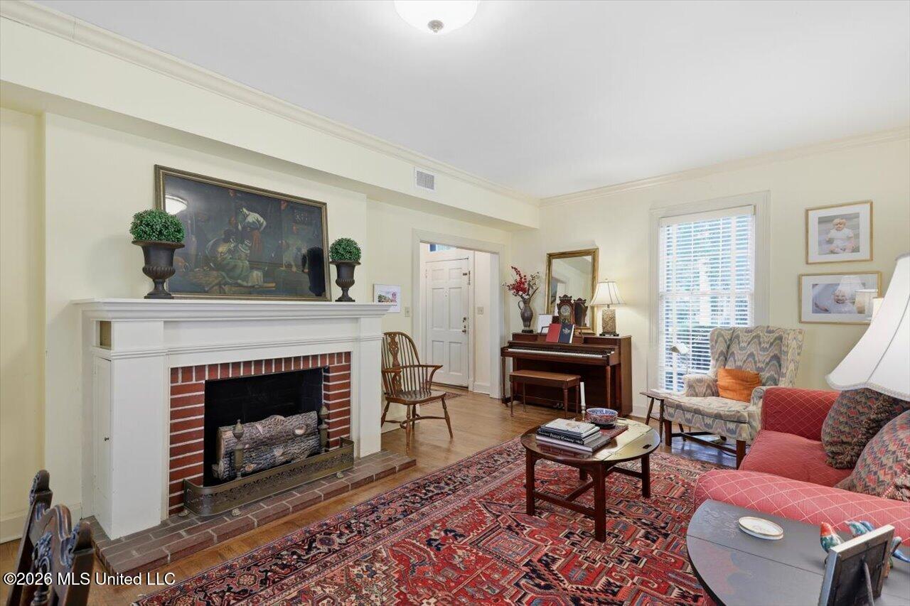 1138 Saint Ann Street Property Photo 7