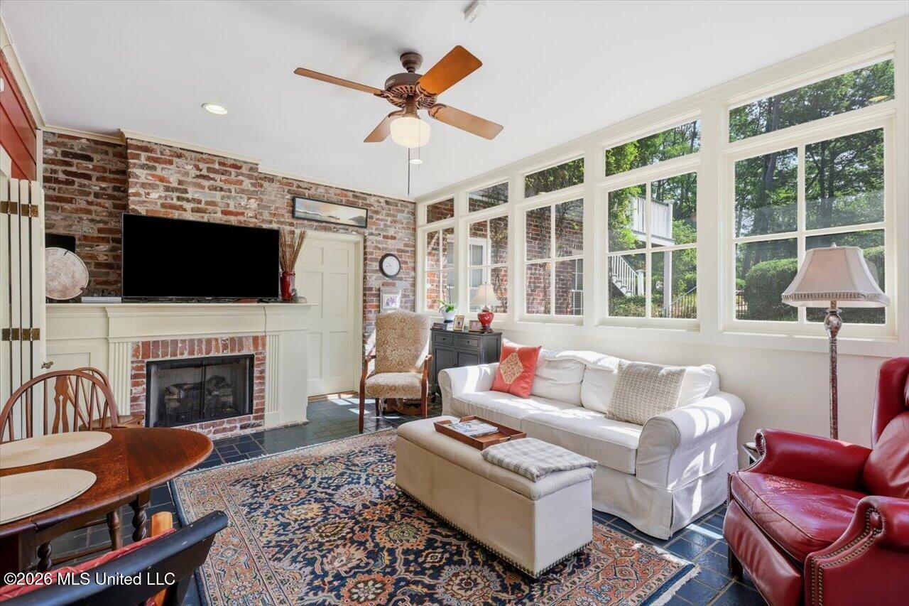 1138 Saint Ann Street Property Photo 15