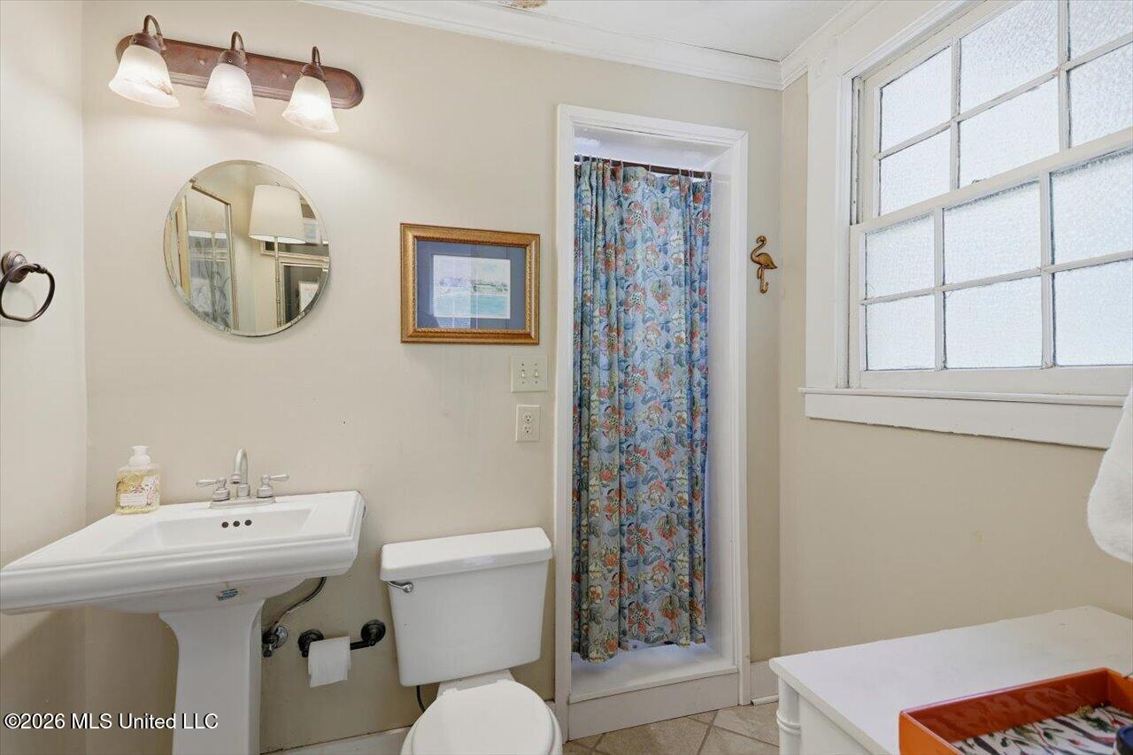 1138 Saint Ann Street Property Photo 43