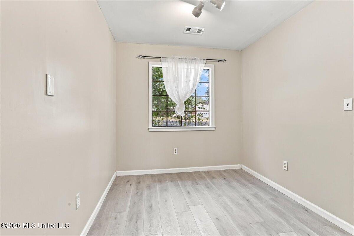 7461 Eastover Boulevard Property Photo 6