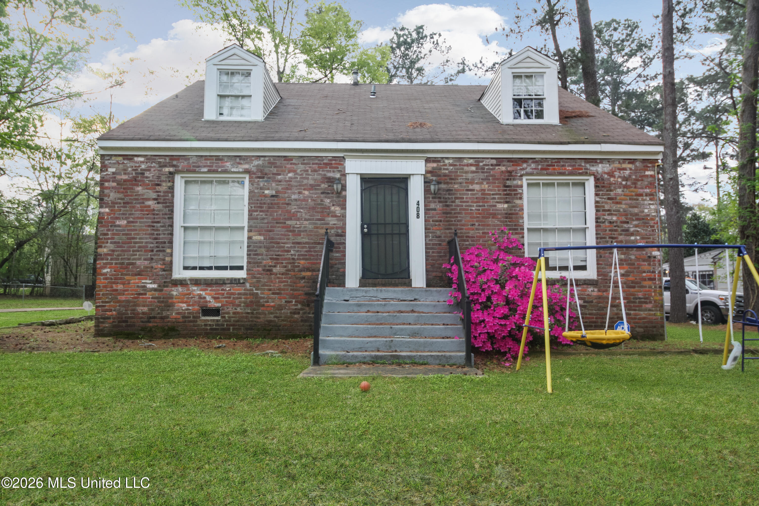 408 Northside Circle Property Photo 1