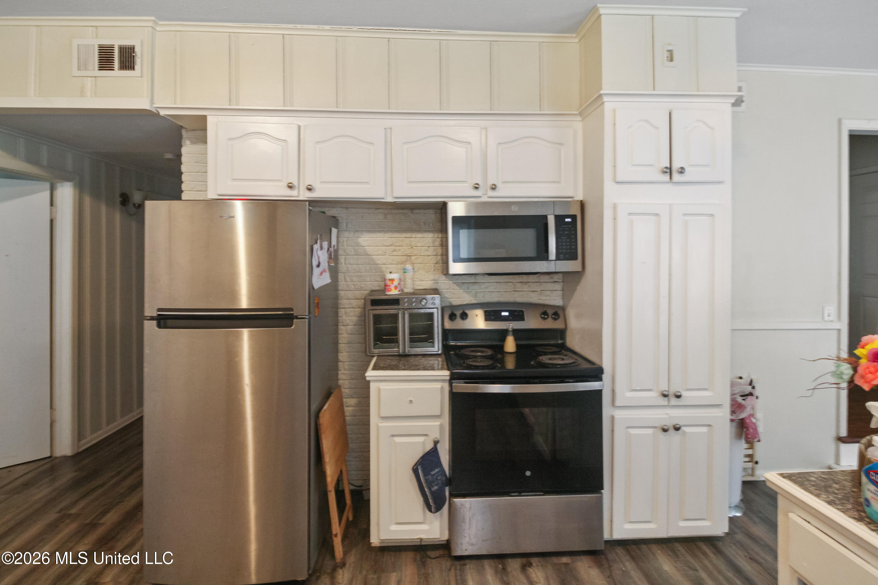 408 Northside Circle Property Photo 5