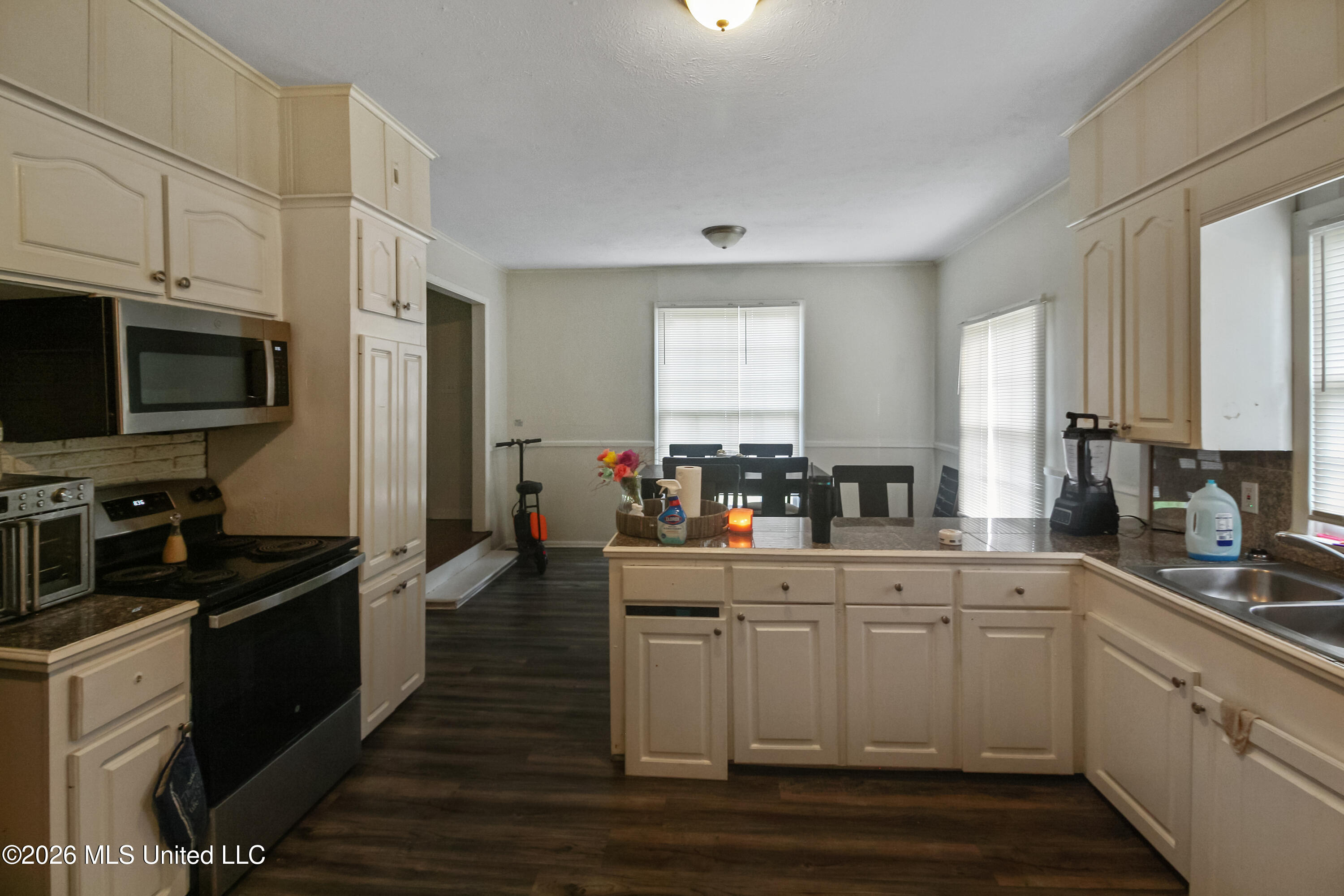 408 Northside Circle Property Photo 6