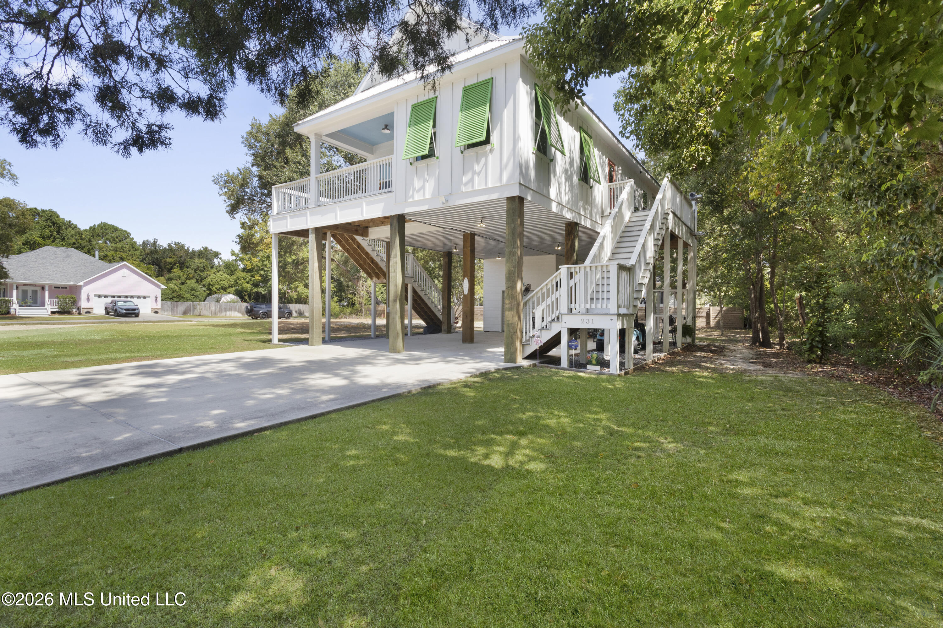 231 Leonhard Avenue Property Photo 3