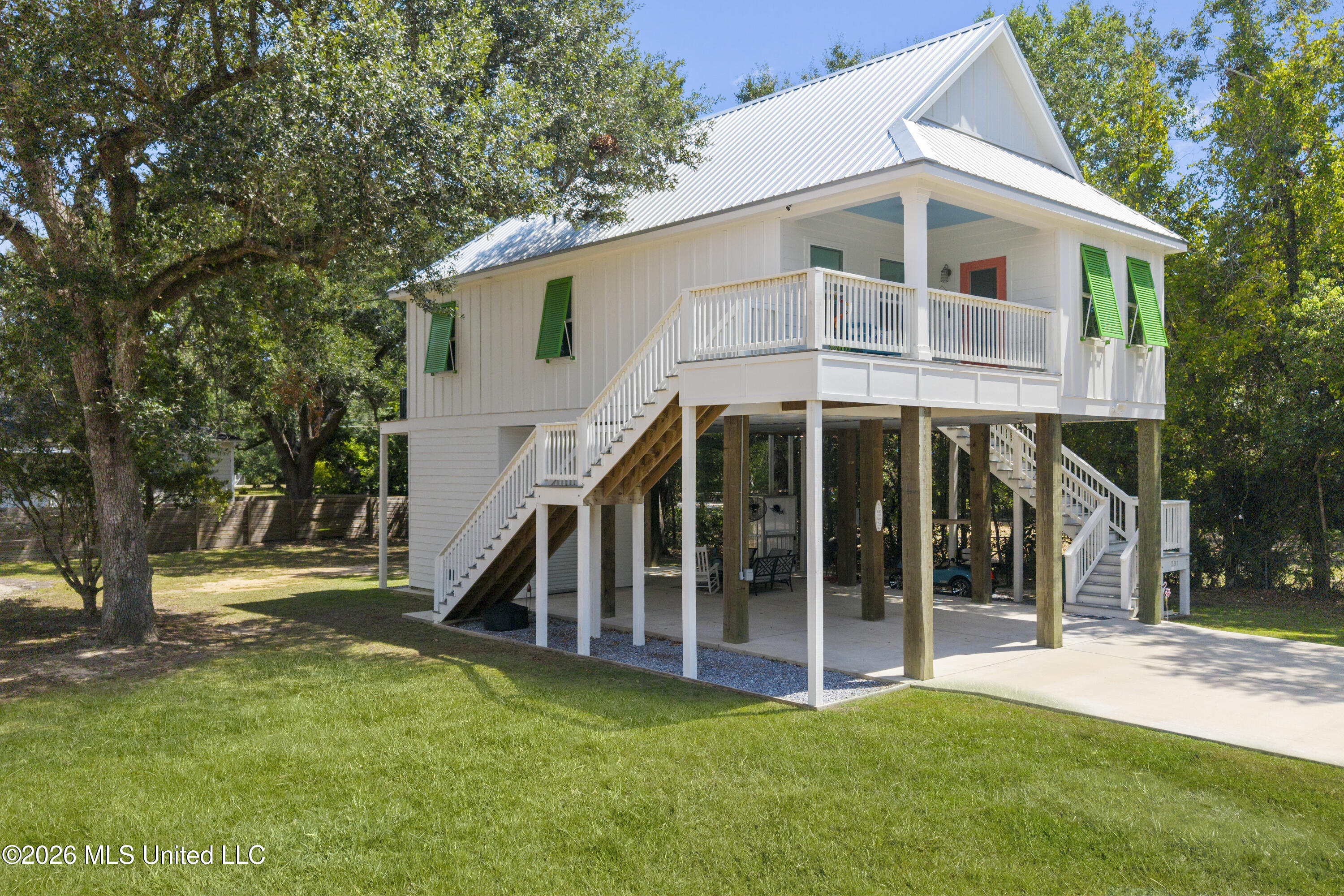 231 Leonhard Avenue Property Photo 4