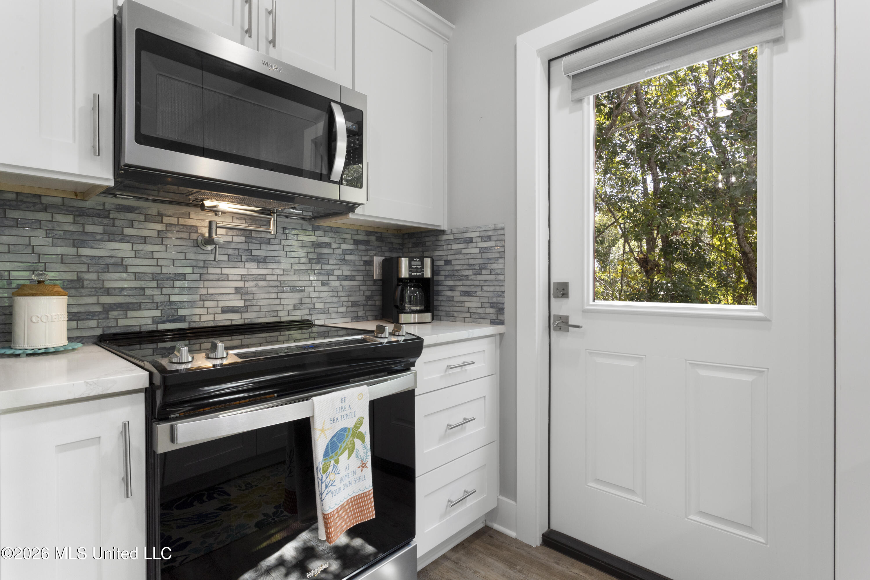 231 Leonhard Avenue Property Photo 12