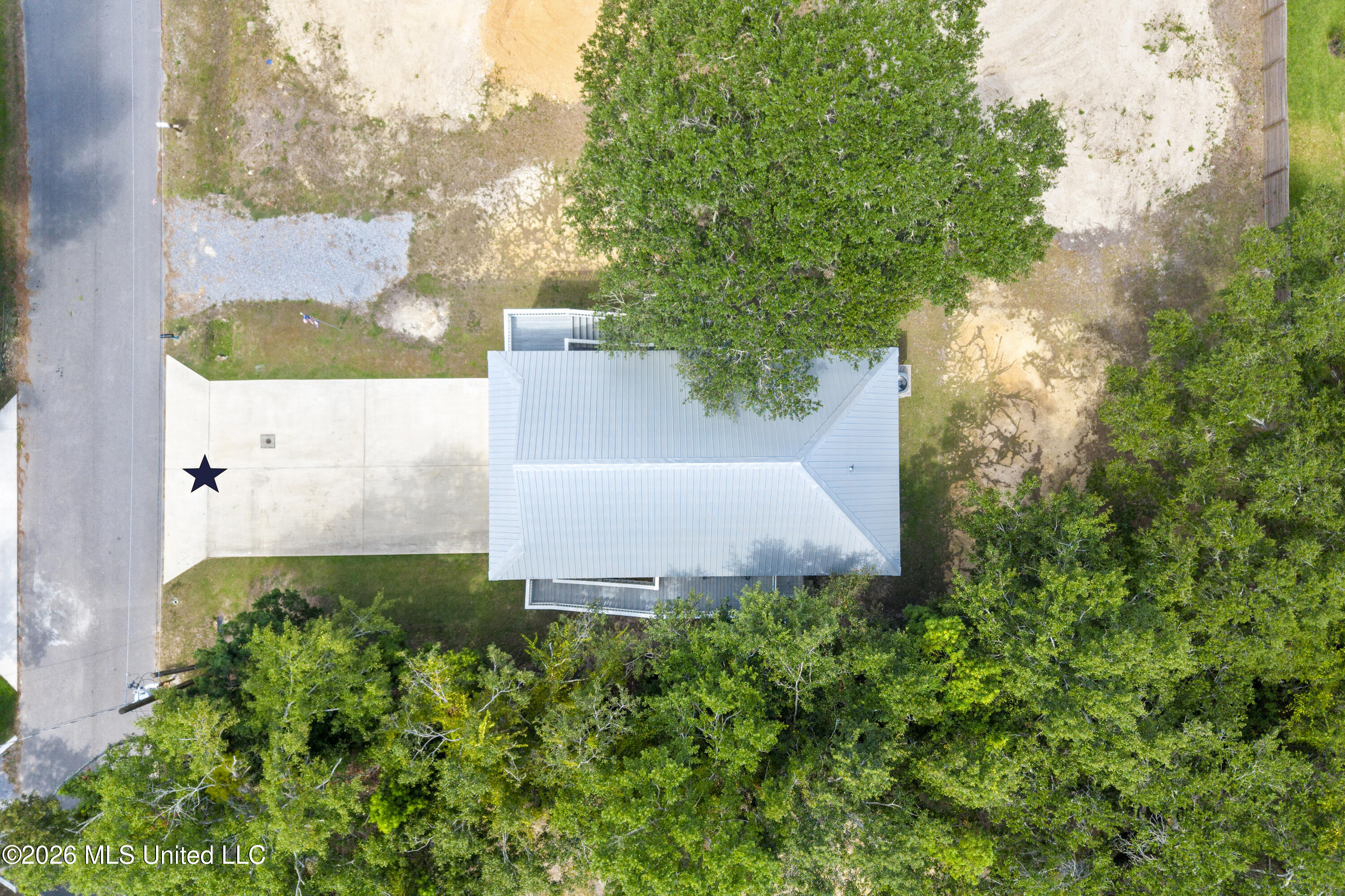 231 Leonhard Avenue Property Photo 63