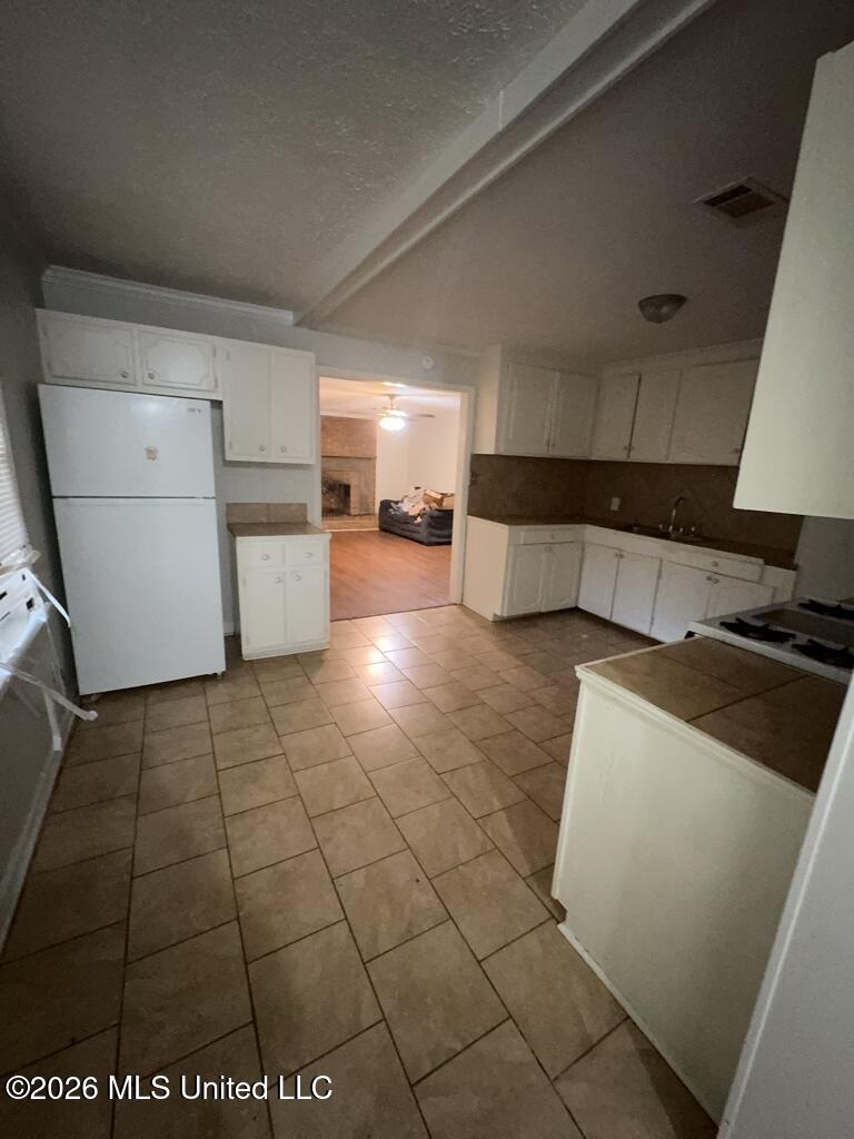 3752 Bishop Avenue Property Photo 2
