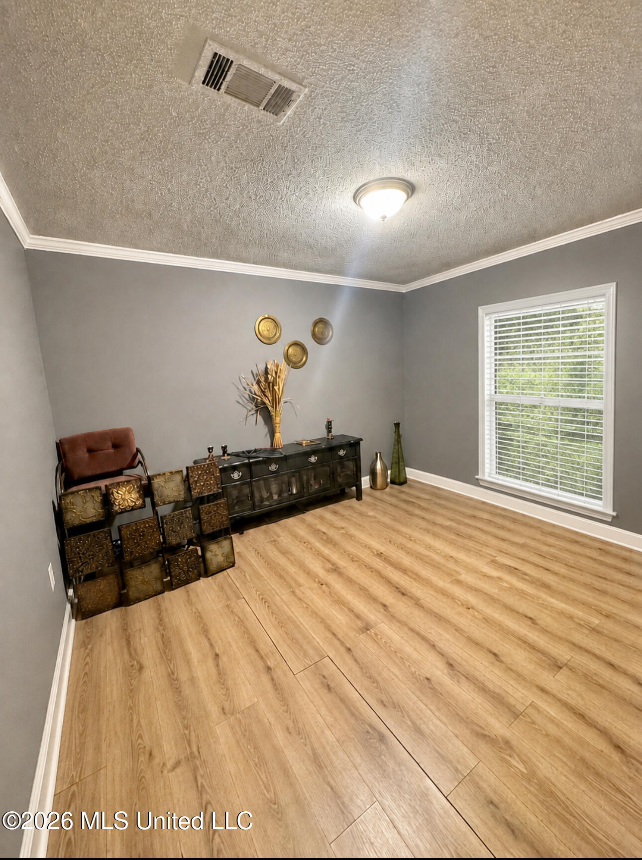 172 Pacific Circle Property Photo 5