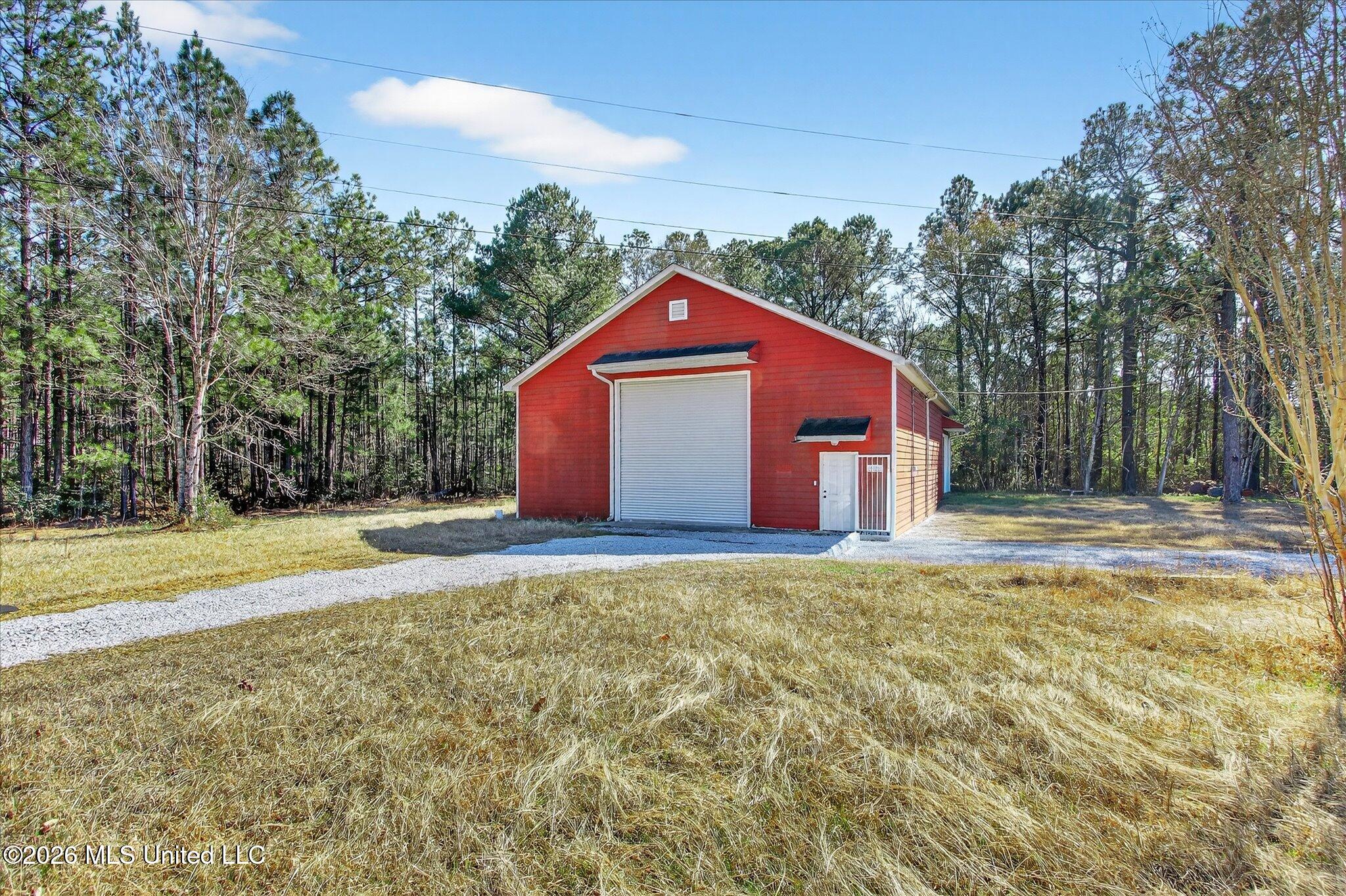 20419 Robinson Road Property Photo 3